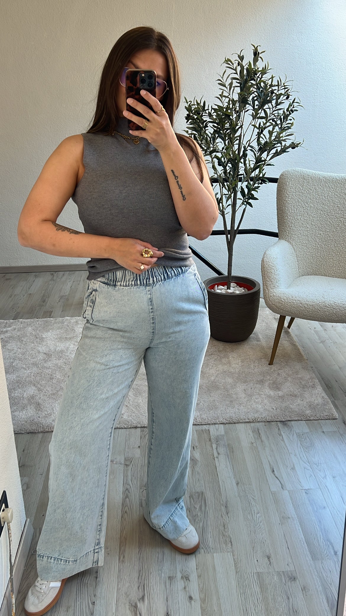 STRAIGHT JEANS