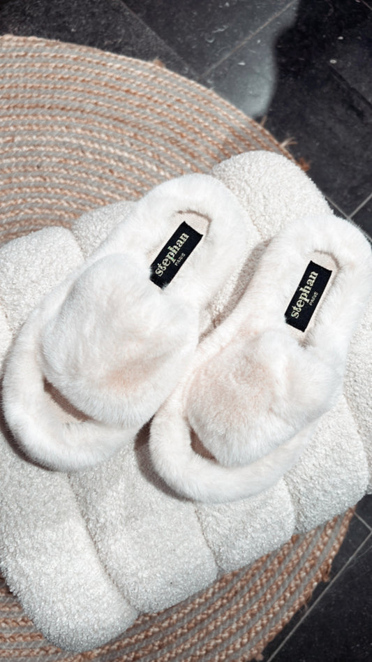Fluffy slippers creme