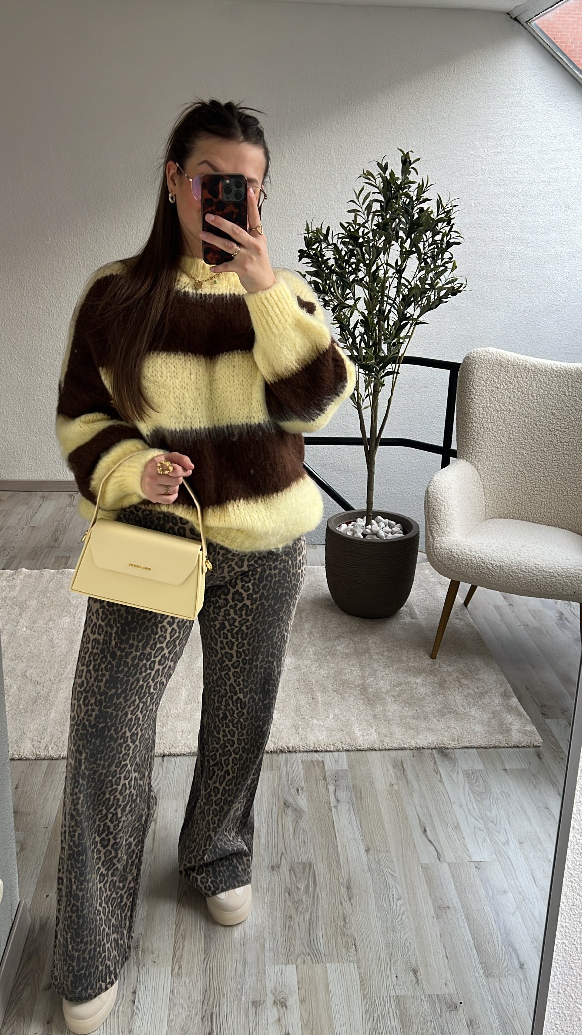 FLUFFY KNIT GEEL/BRUIN