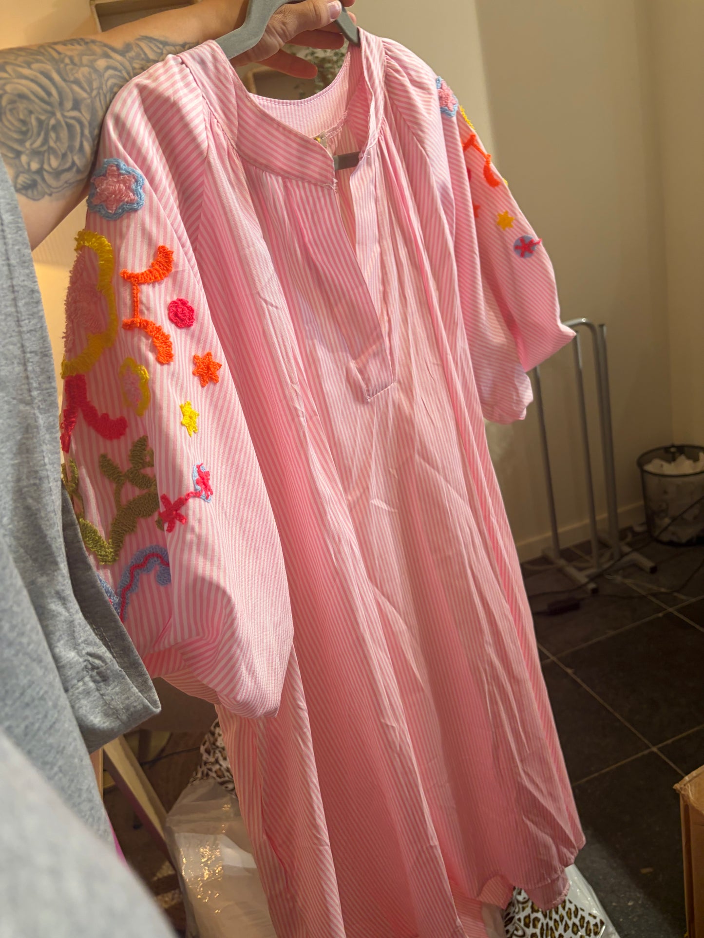 ROZE JURK STREPEN