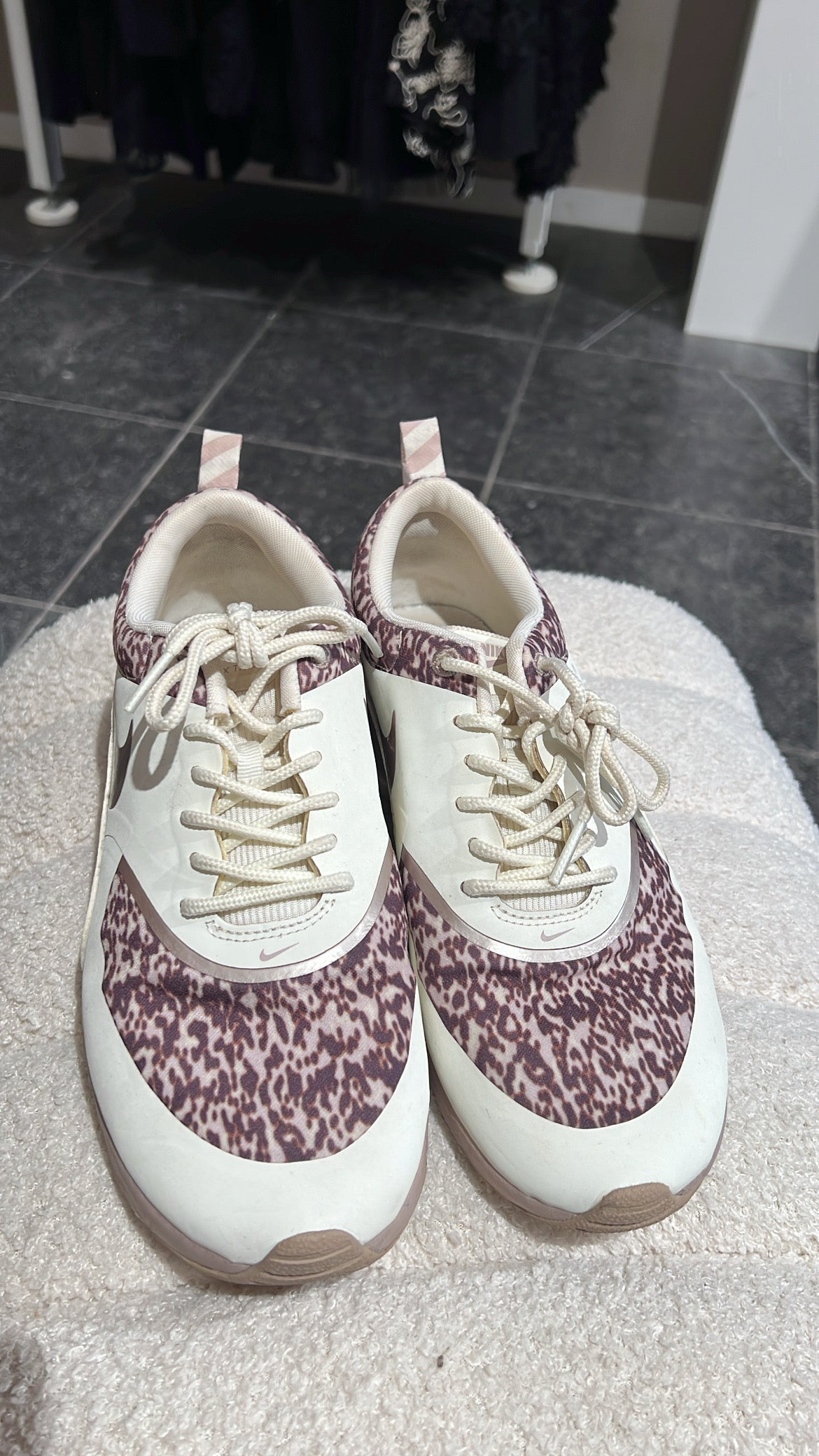 Nike thea sneakers
