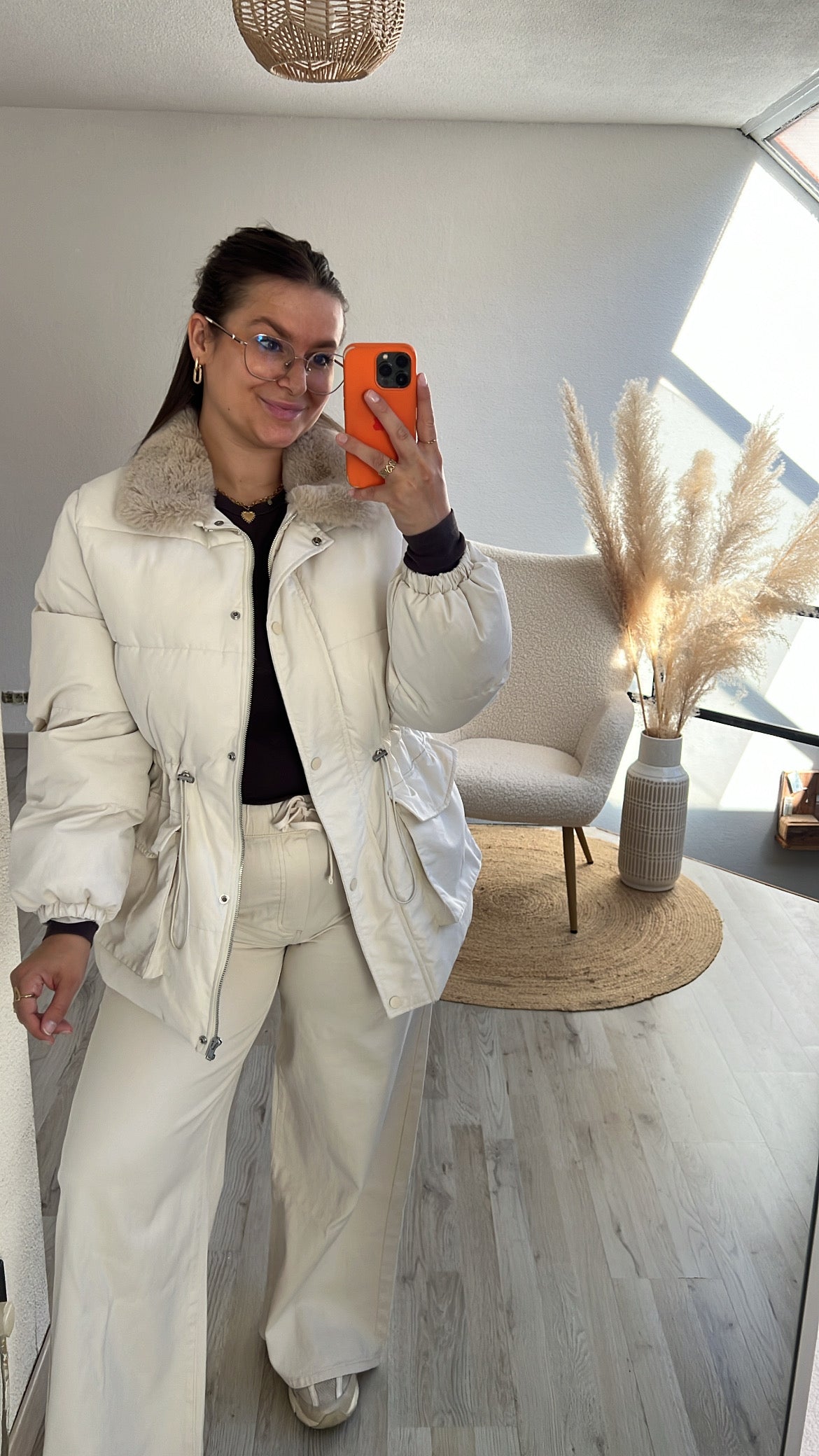 Witte jas met kraag