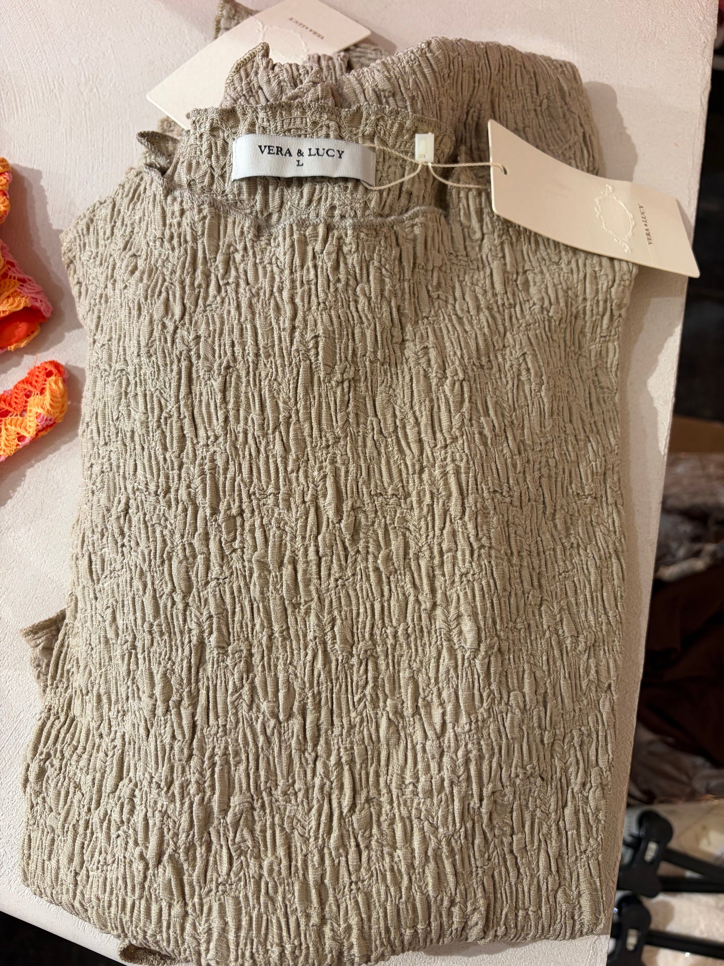 BEIGE TOP