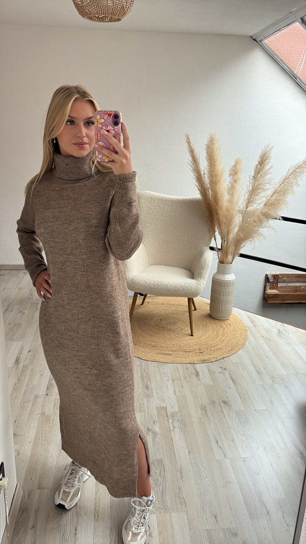 Sweaterjurk taupe