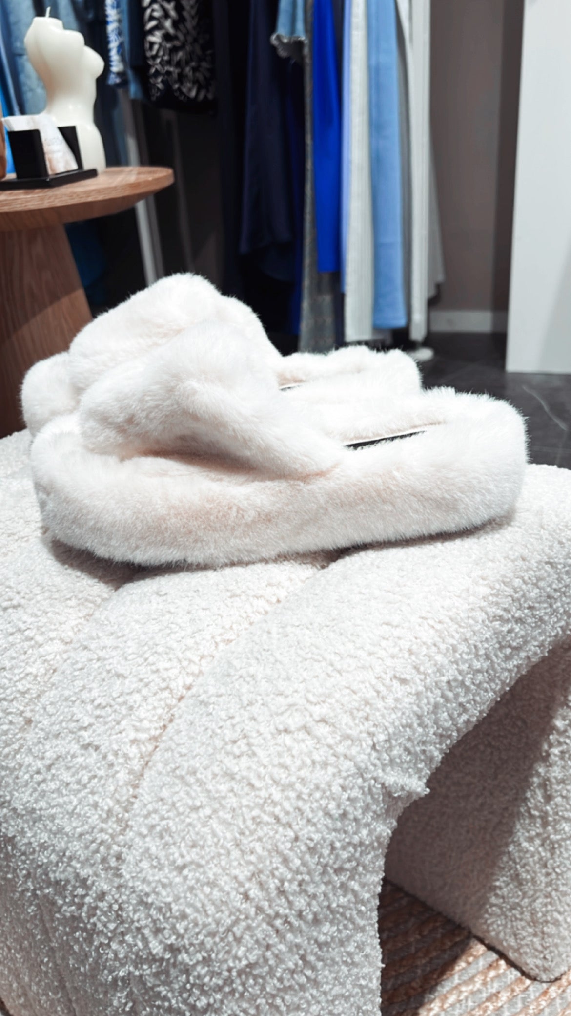 Fluffy slippers creme