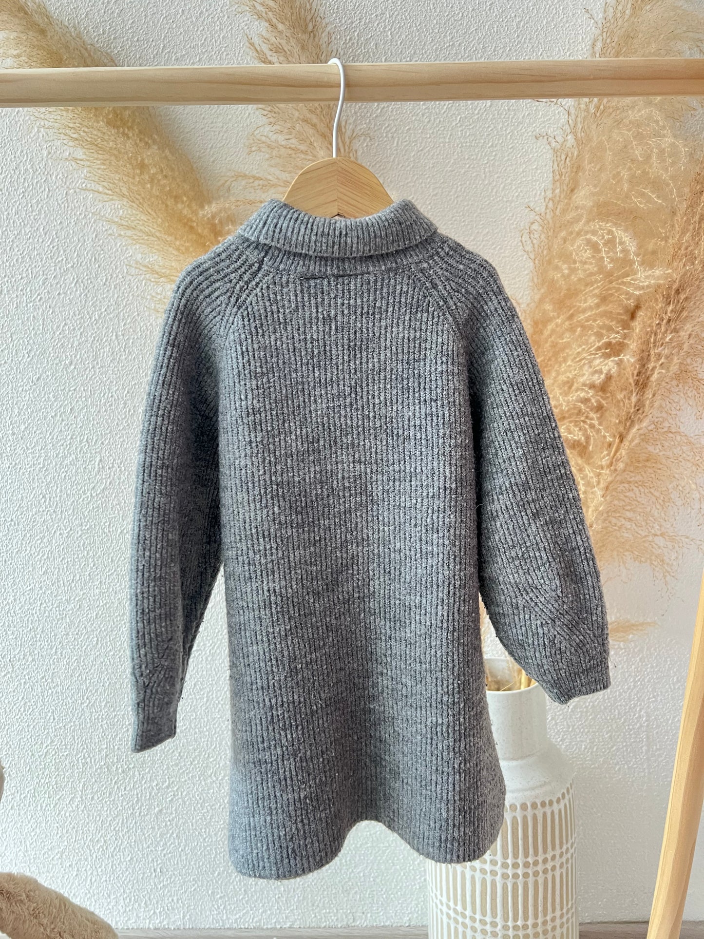 Grijze knitted jurk