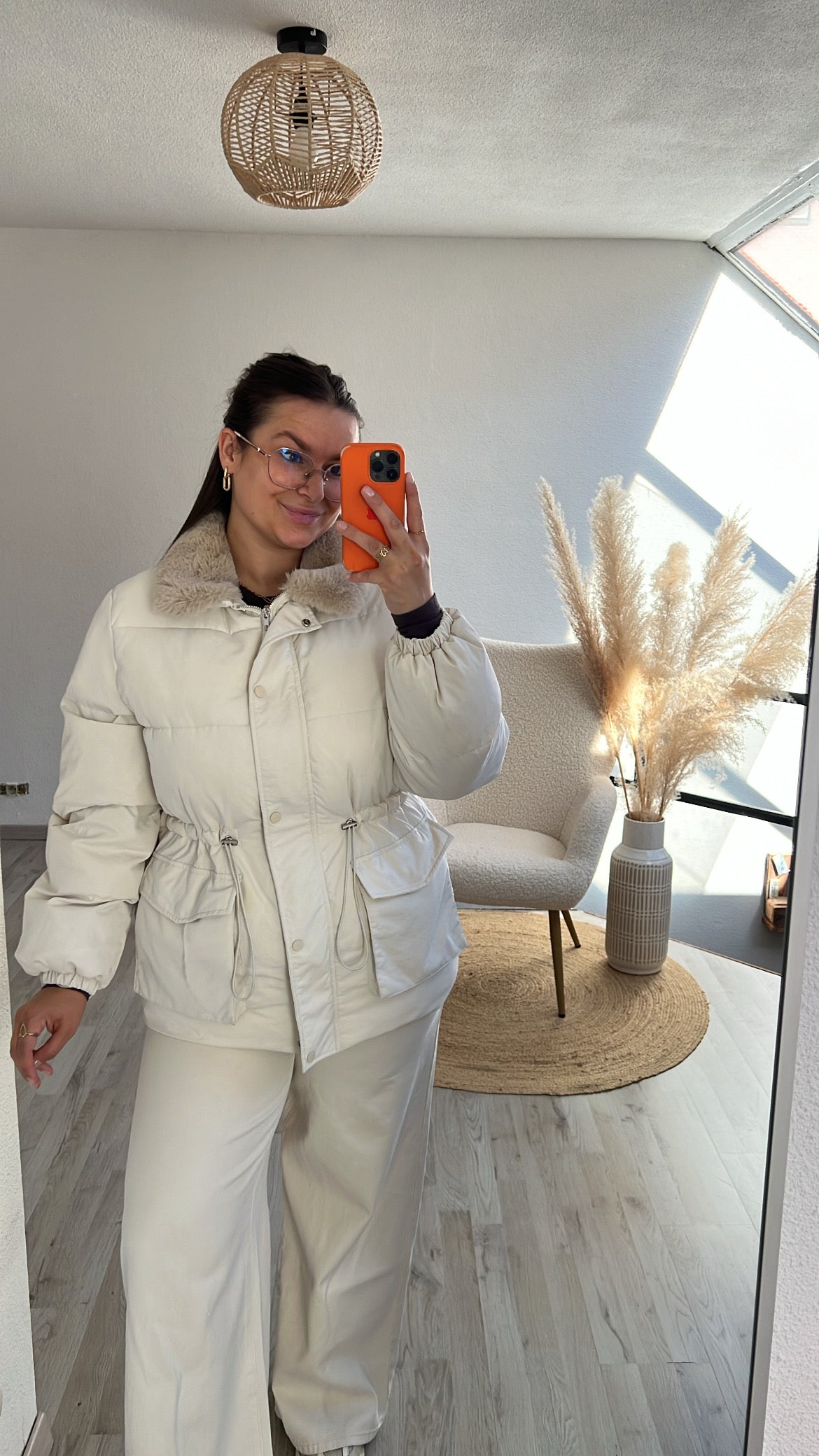 Witte jas met kraag