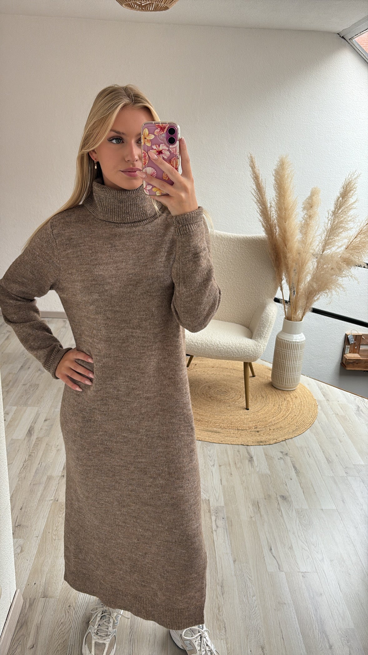 Sweaterjurk taupe