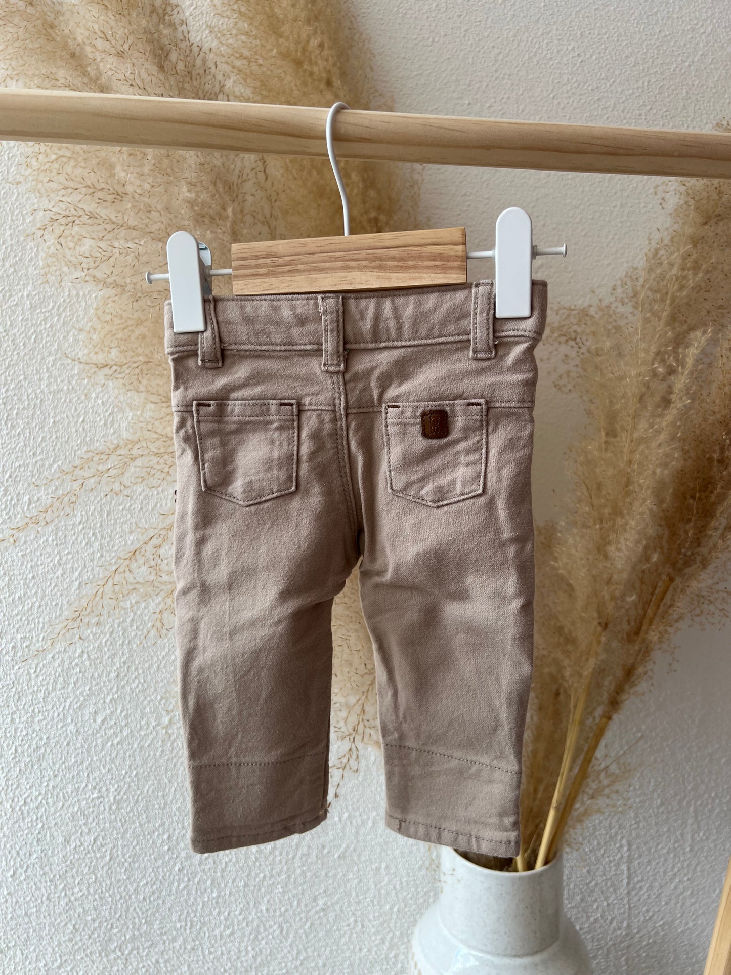 Beige jeans