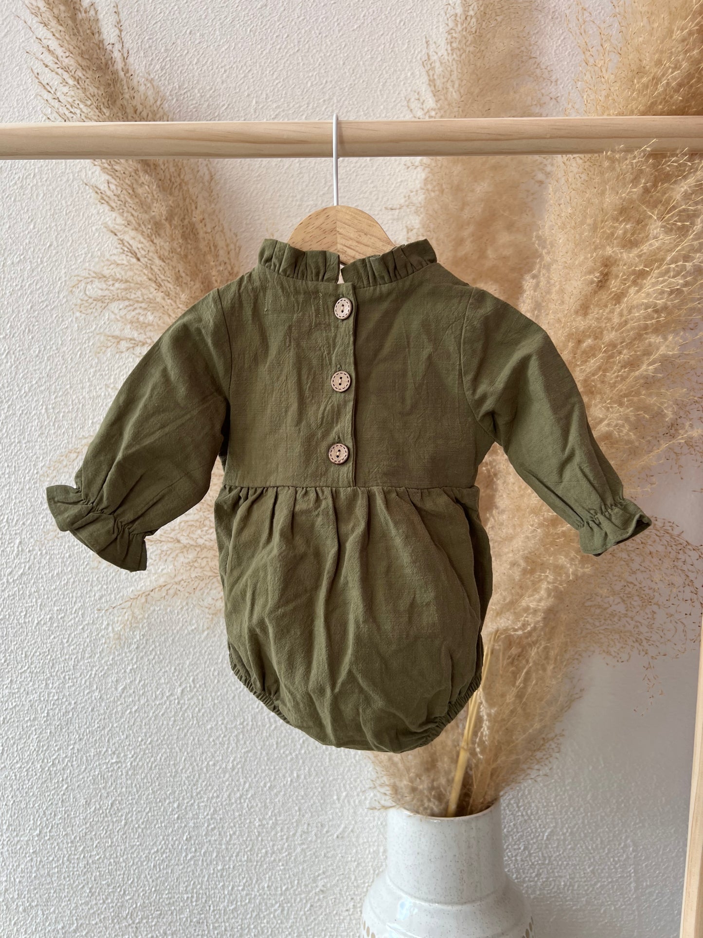 Khaki body