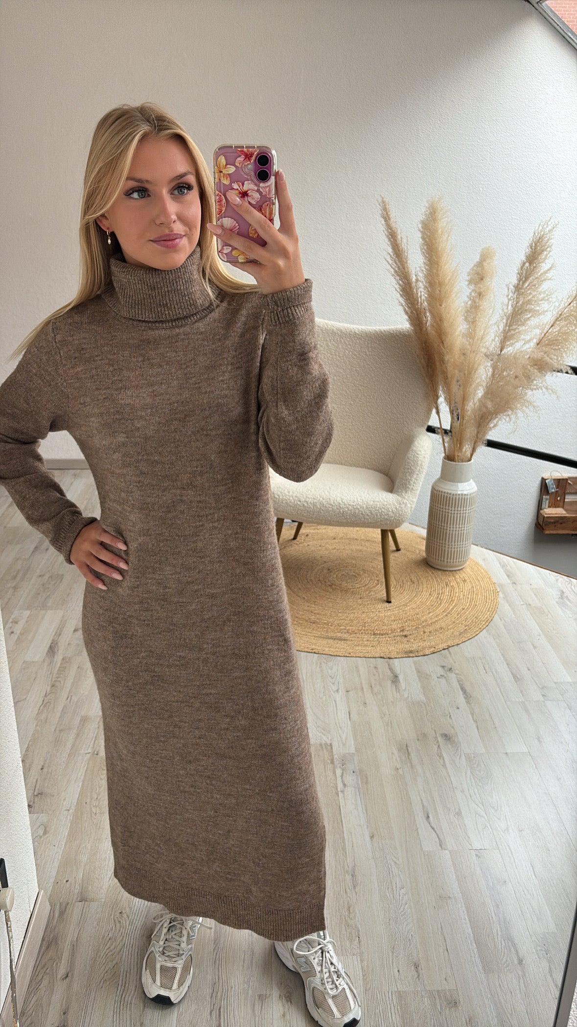 Sweaterjurk taupe