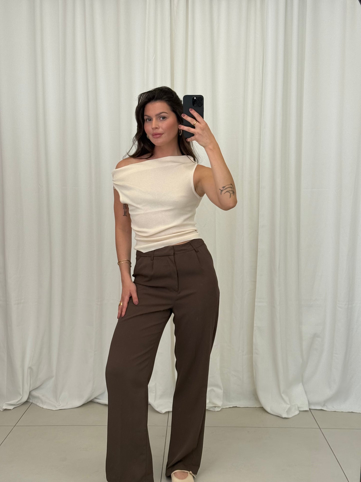 BEIGE TOP