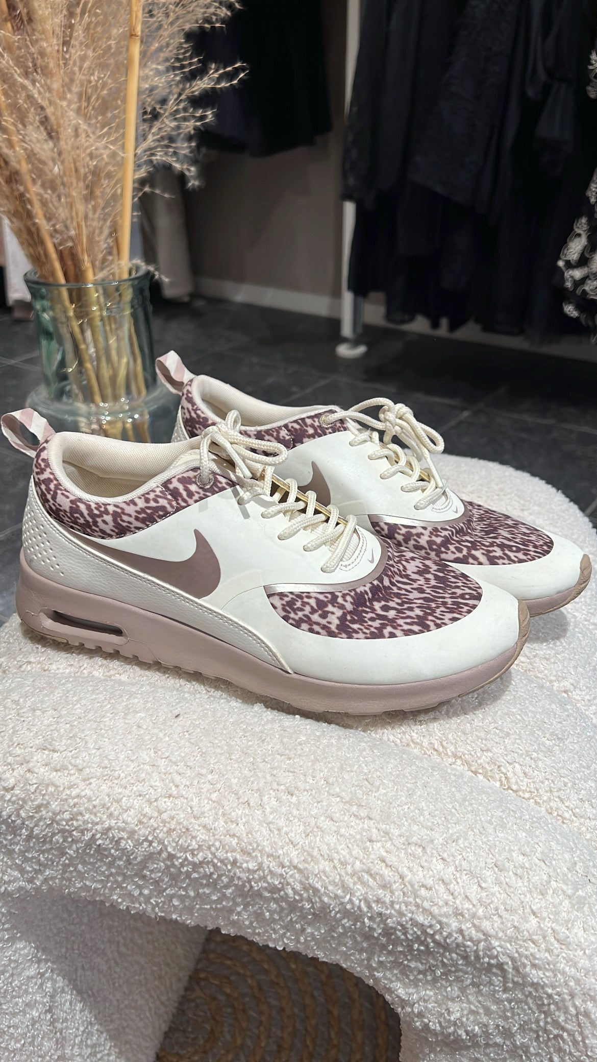 Nike thea sneakers