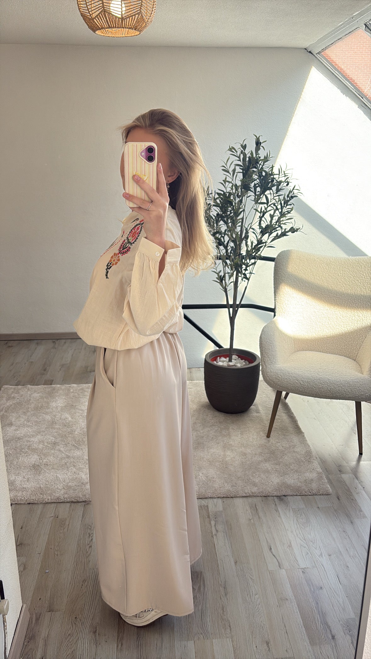 BEIGE BLOUSE EMBROIDED