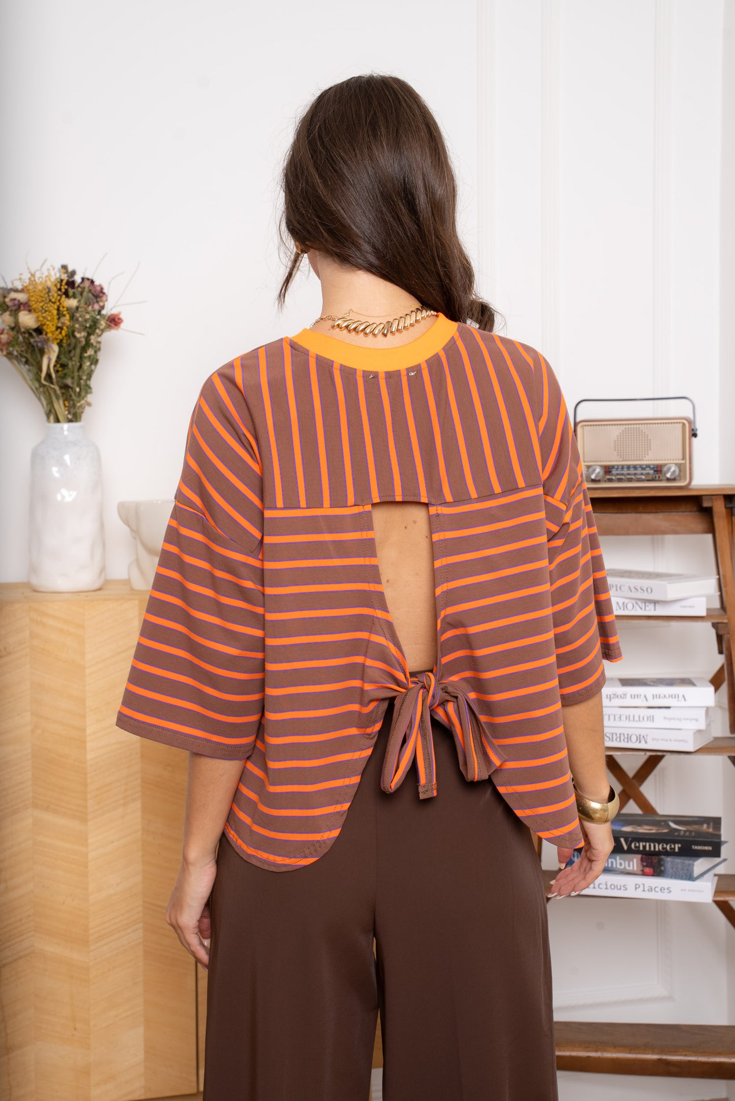 T-SHIRT BRUIN ORANJE