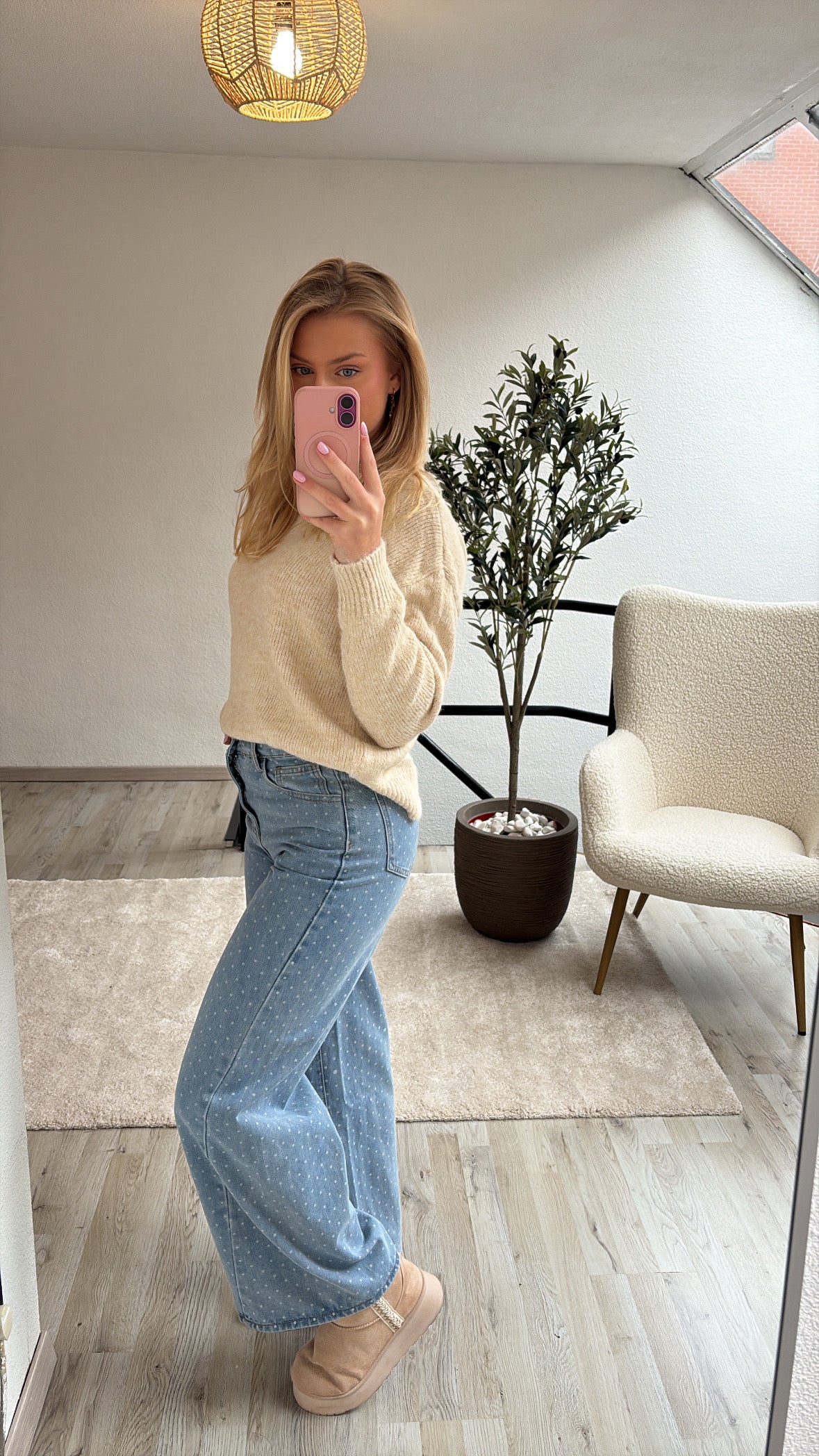 BEIGE KNIT