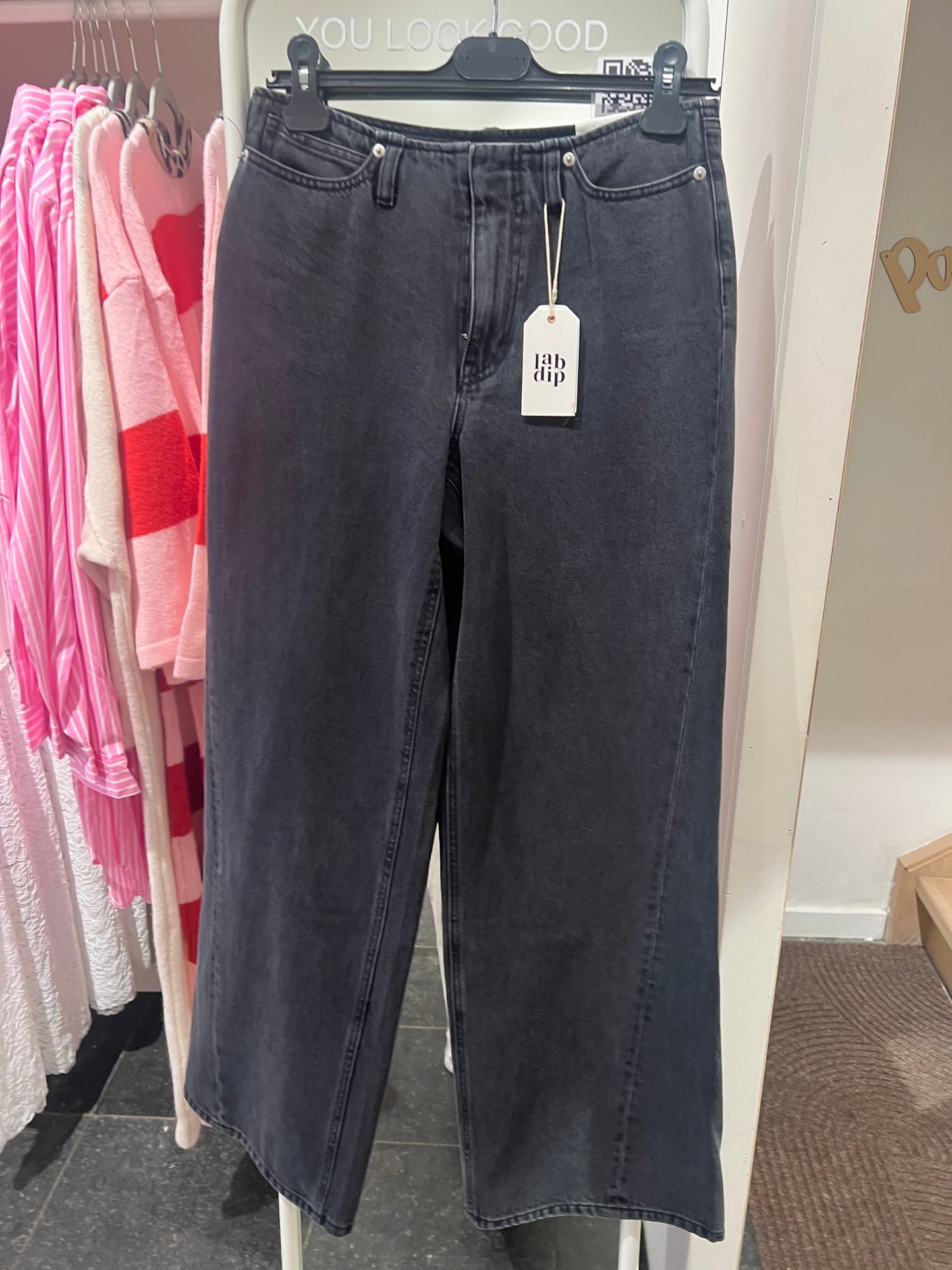 WIDE LOW WAIST JEANS