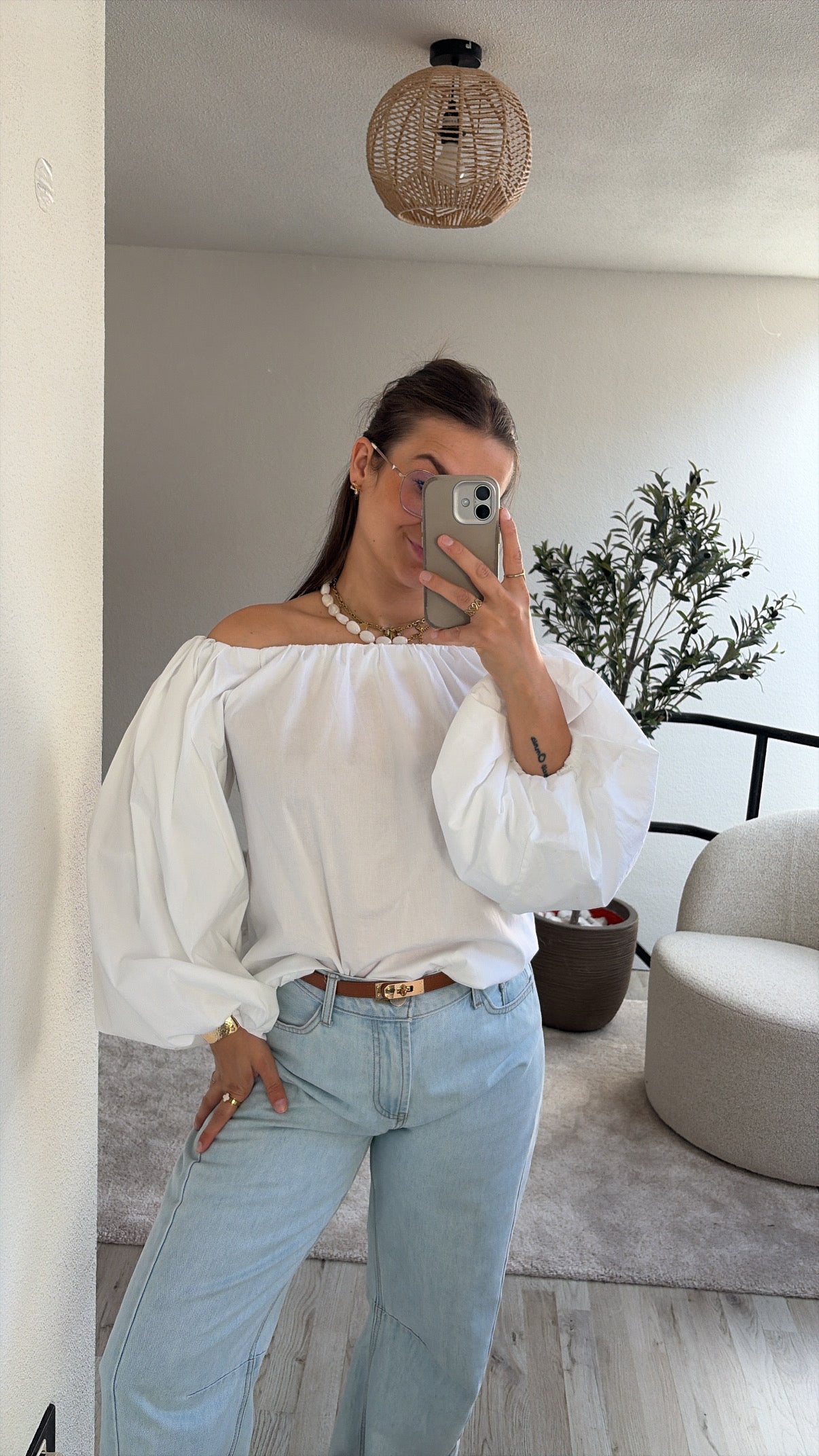 OFF SHOULDER WIT
