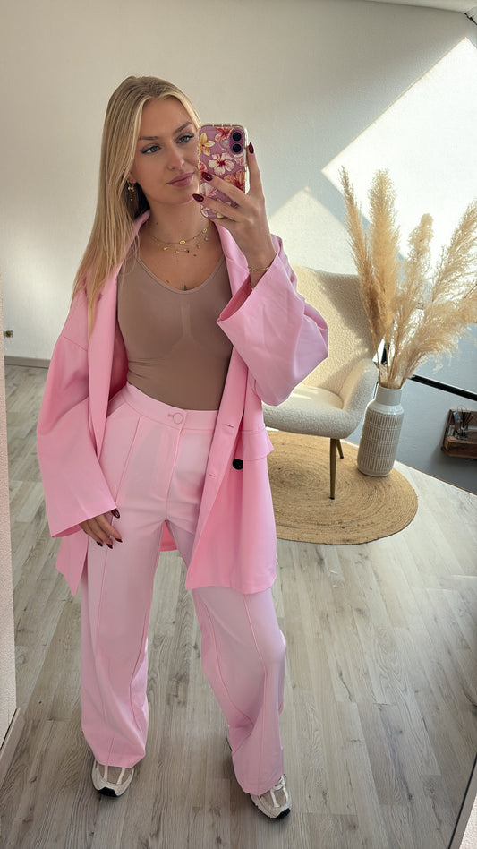 Roze kostuum