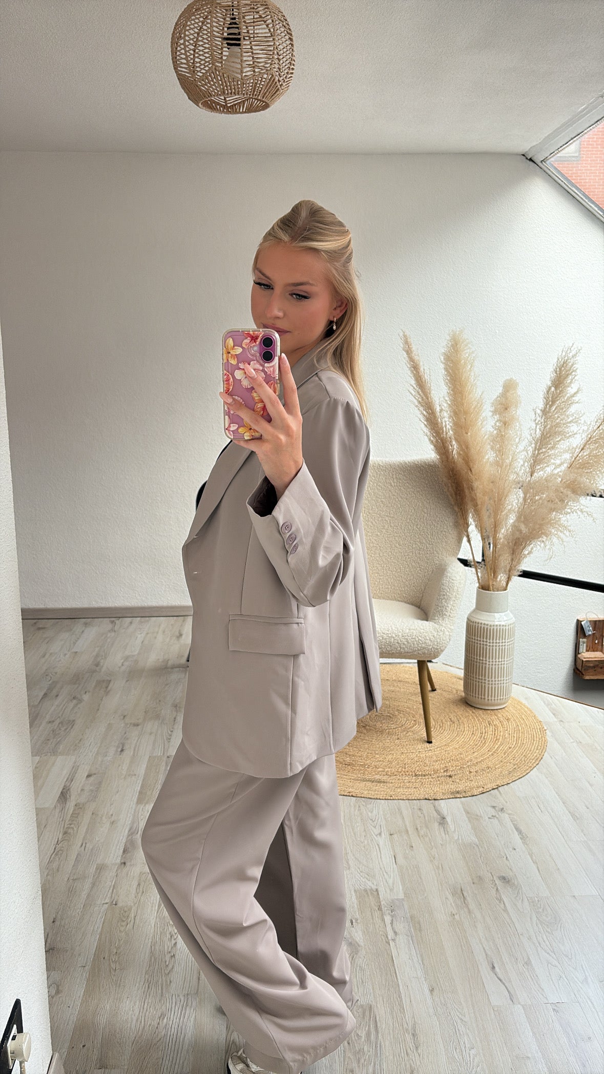 Taupe kostuum