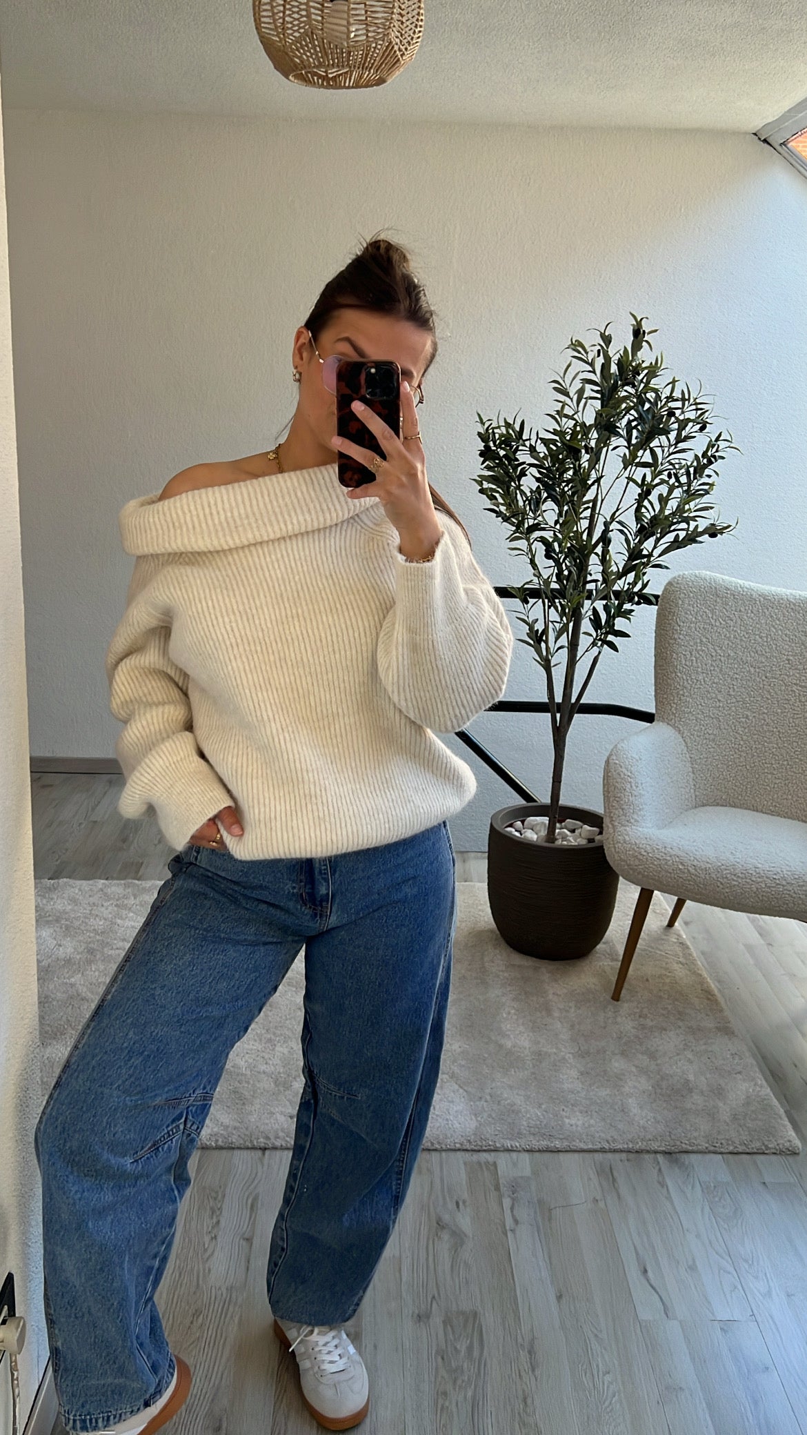 OFF SHOULDER KNIT