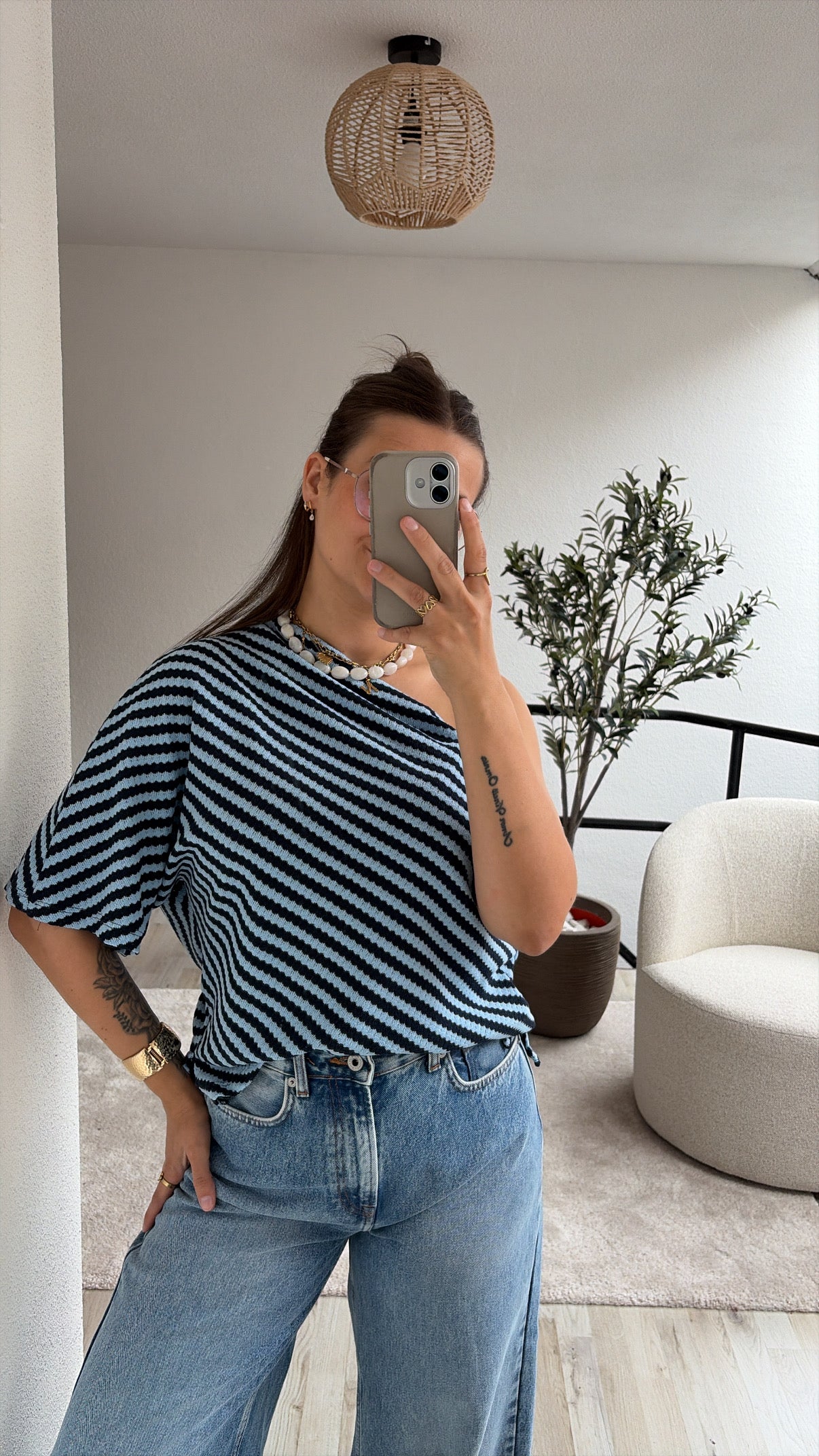ONE SHOULDER SHIRT BLAUW