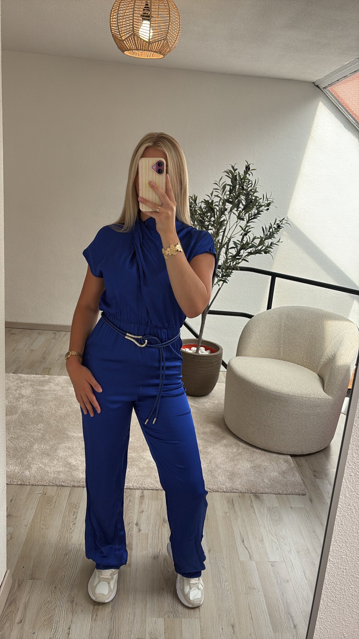 BLAUWE SATIJNEN JUMPSUIT
