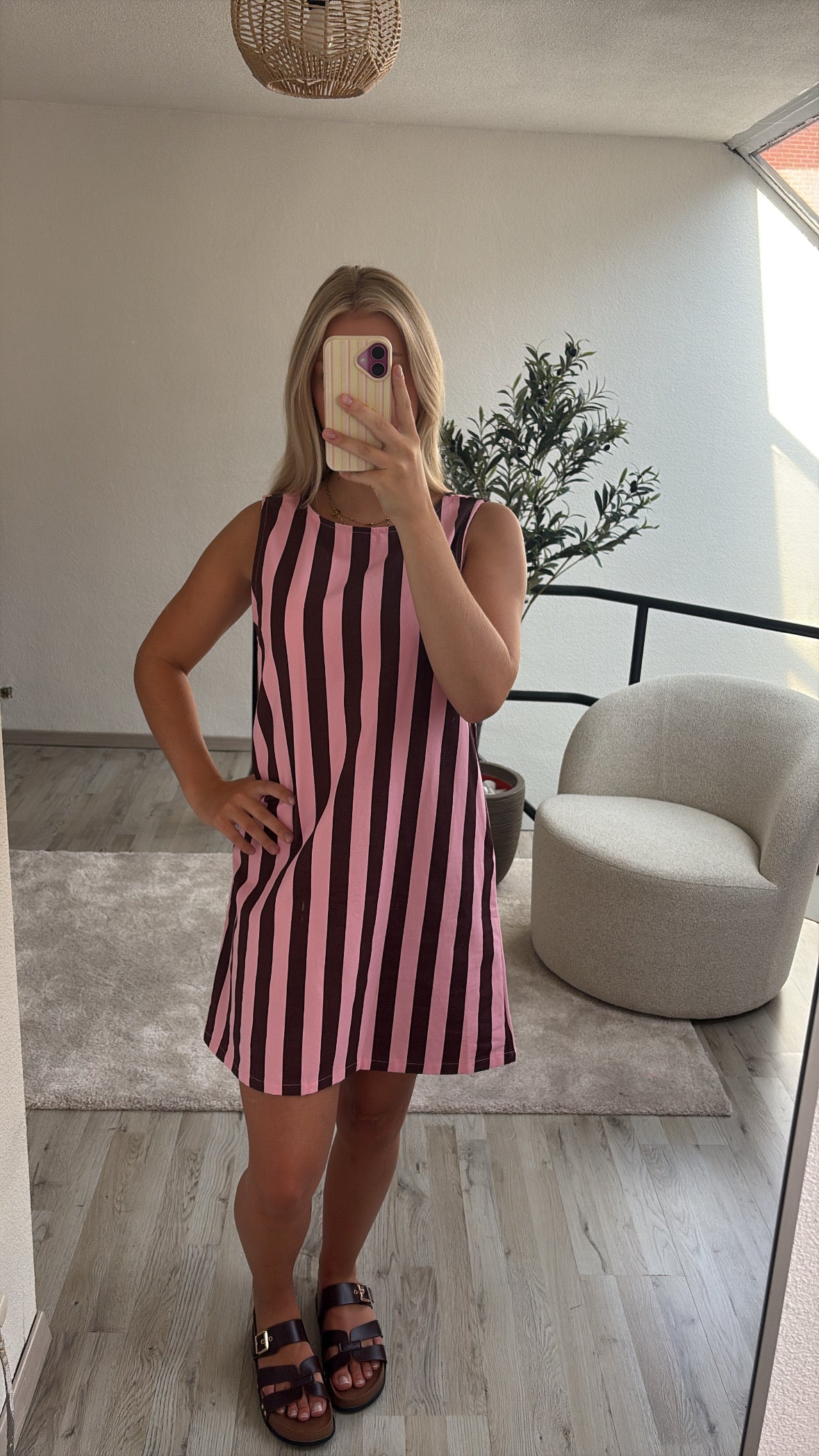 GESTREEPTE JURK BURGUNDY - ROZE