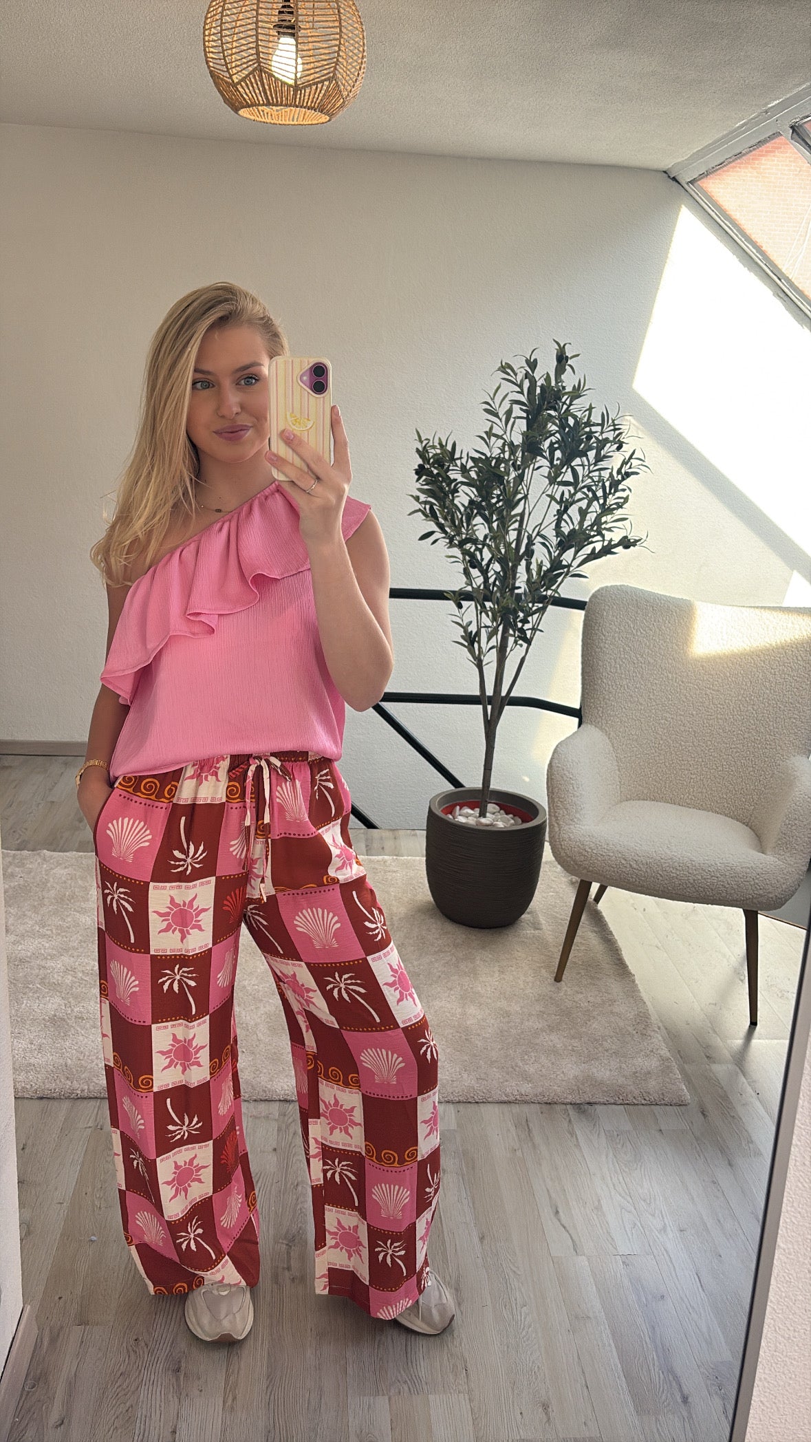 ONE SHOULDER TOP