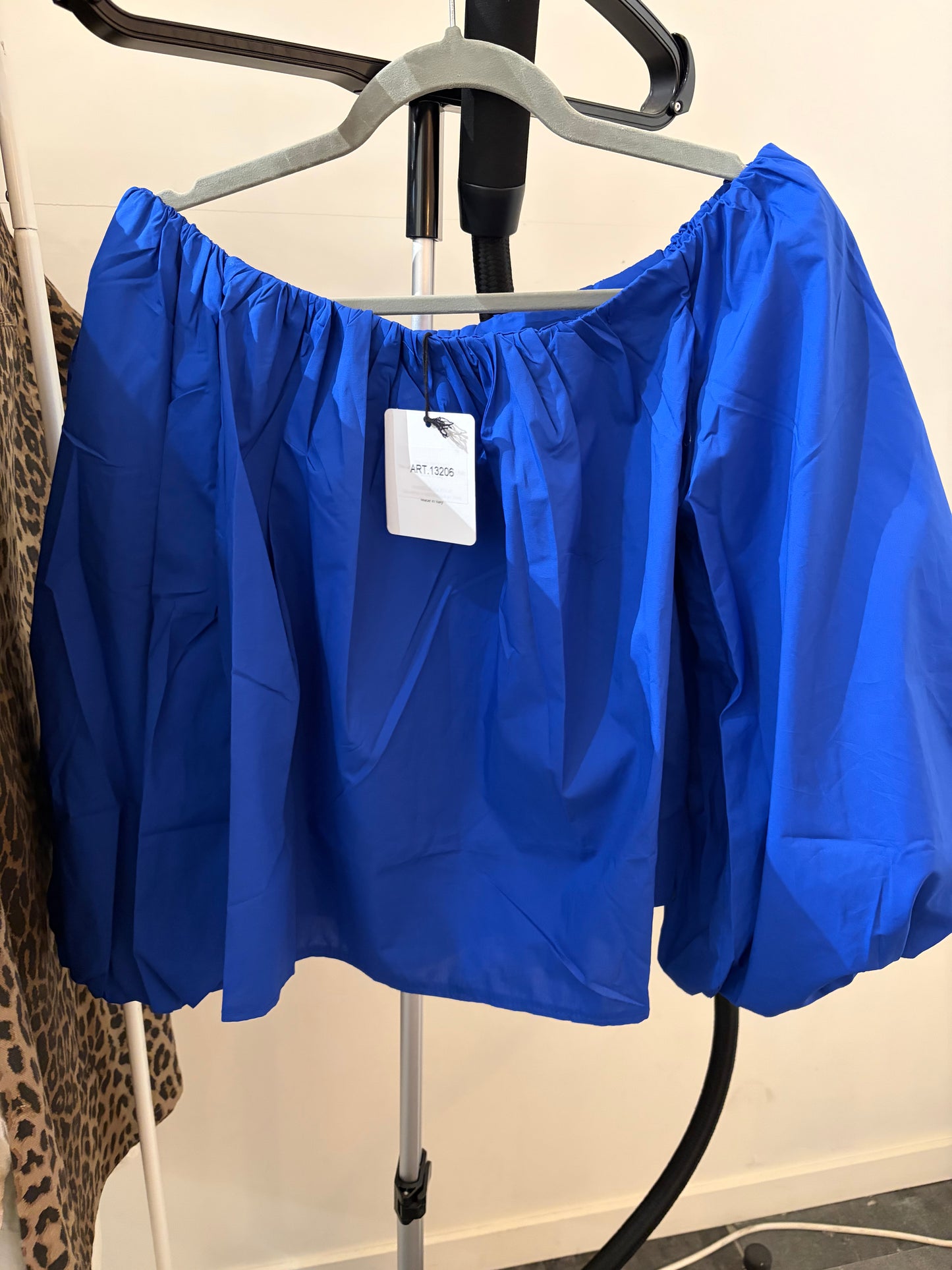 OFF SHOULDER BLOUSE