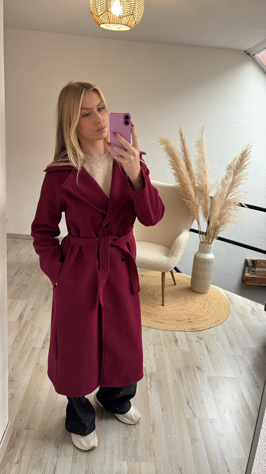 Burgundy manteljas