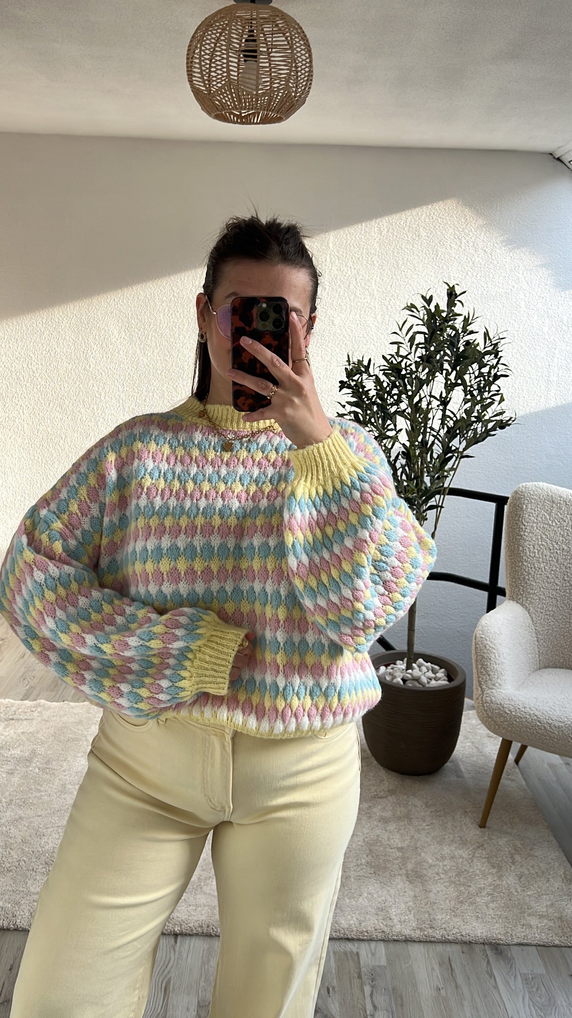 PASTEL KNIT
