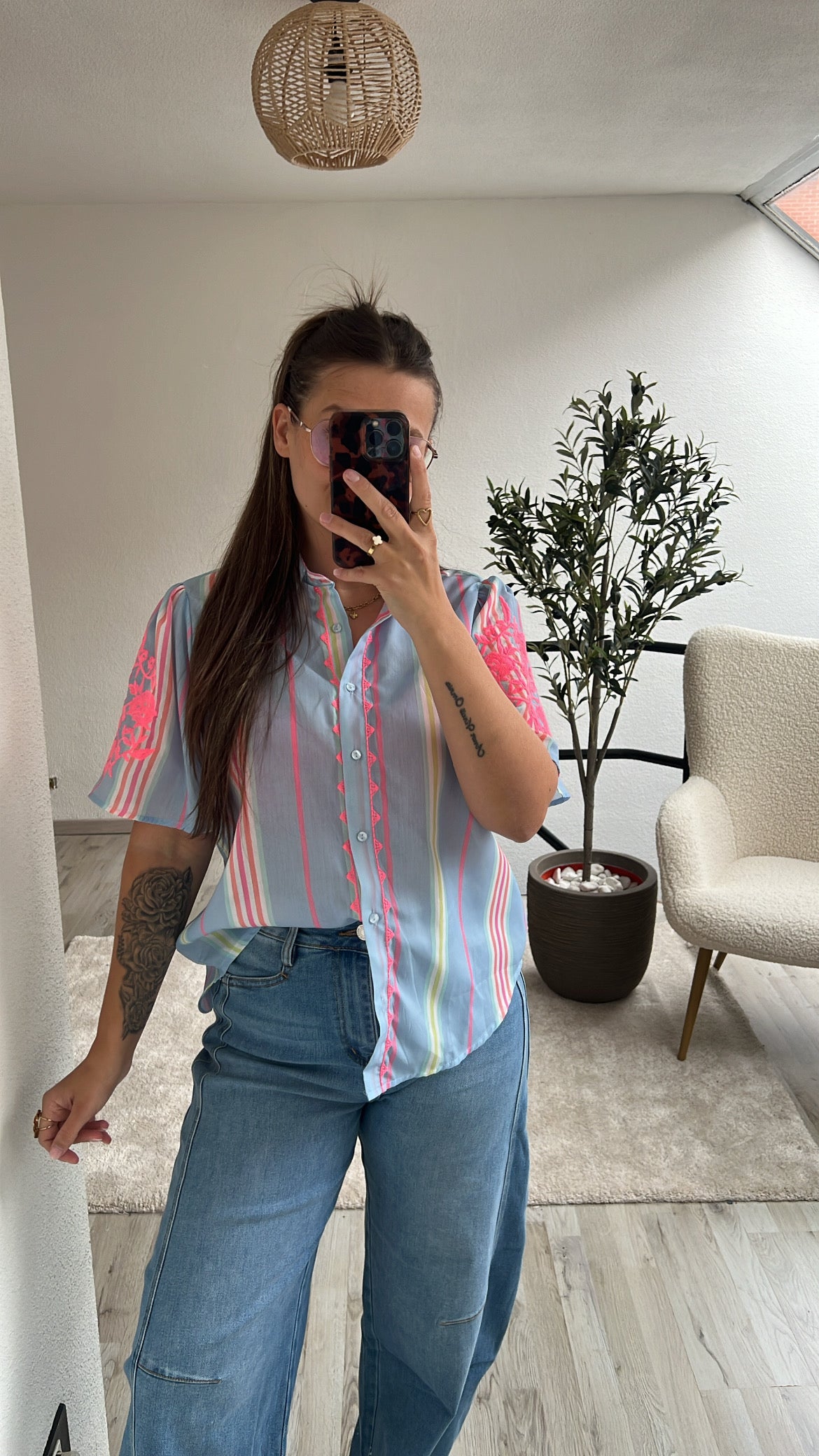 GEKLEURDE BLOUSE