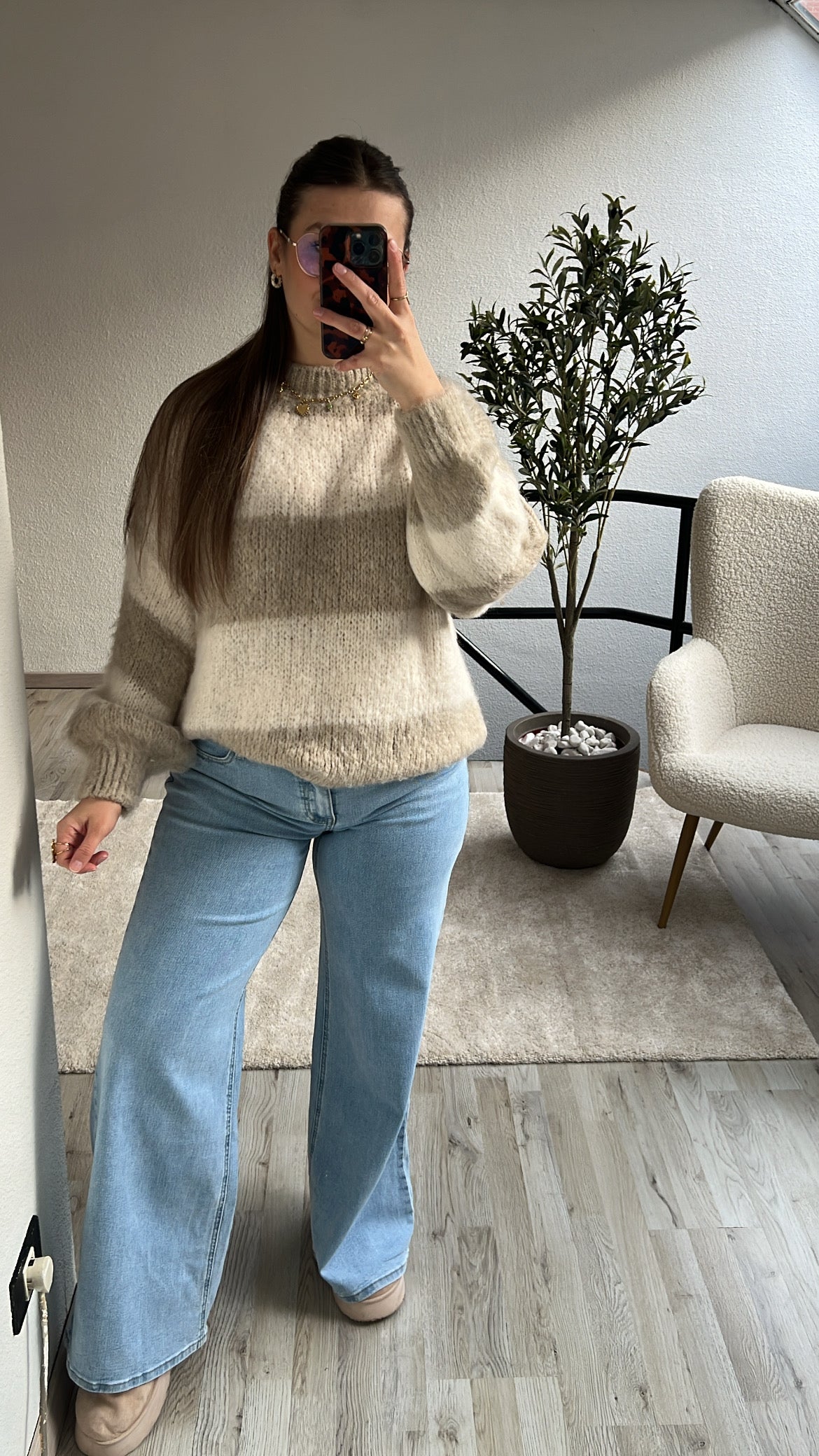 FLUFFY KNIT BEIGE/WIT