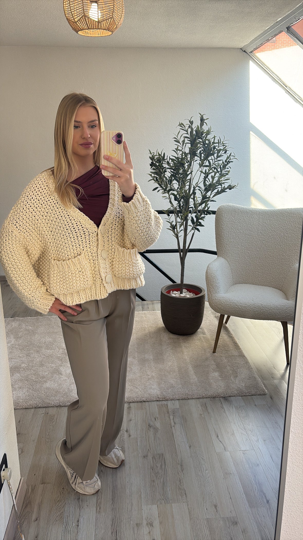 KNITTED CARDIGAN
