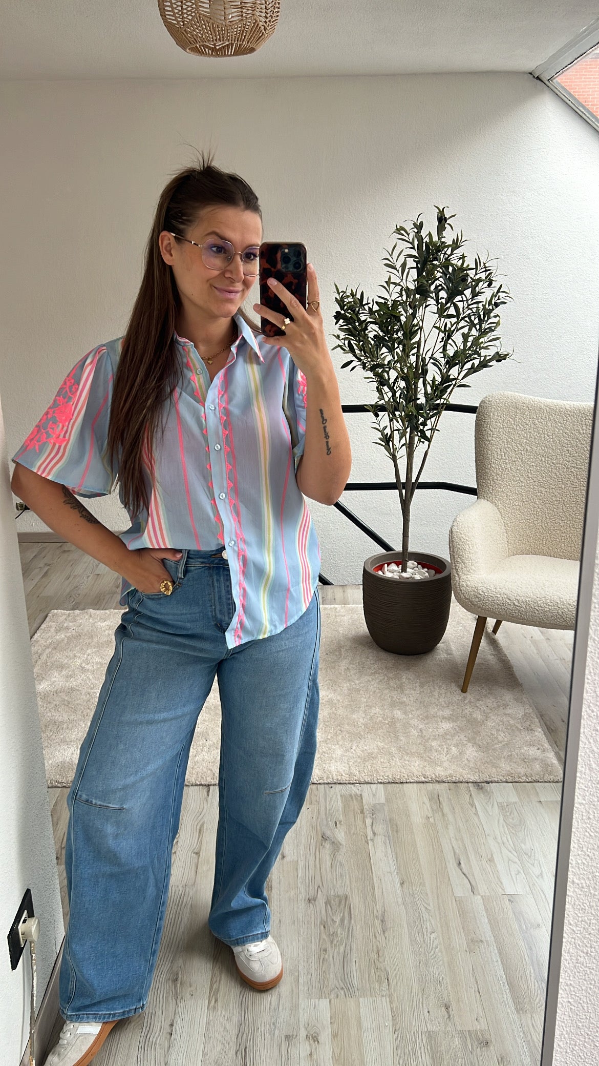 GEKLEURDE BLOUSE