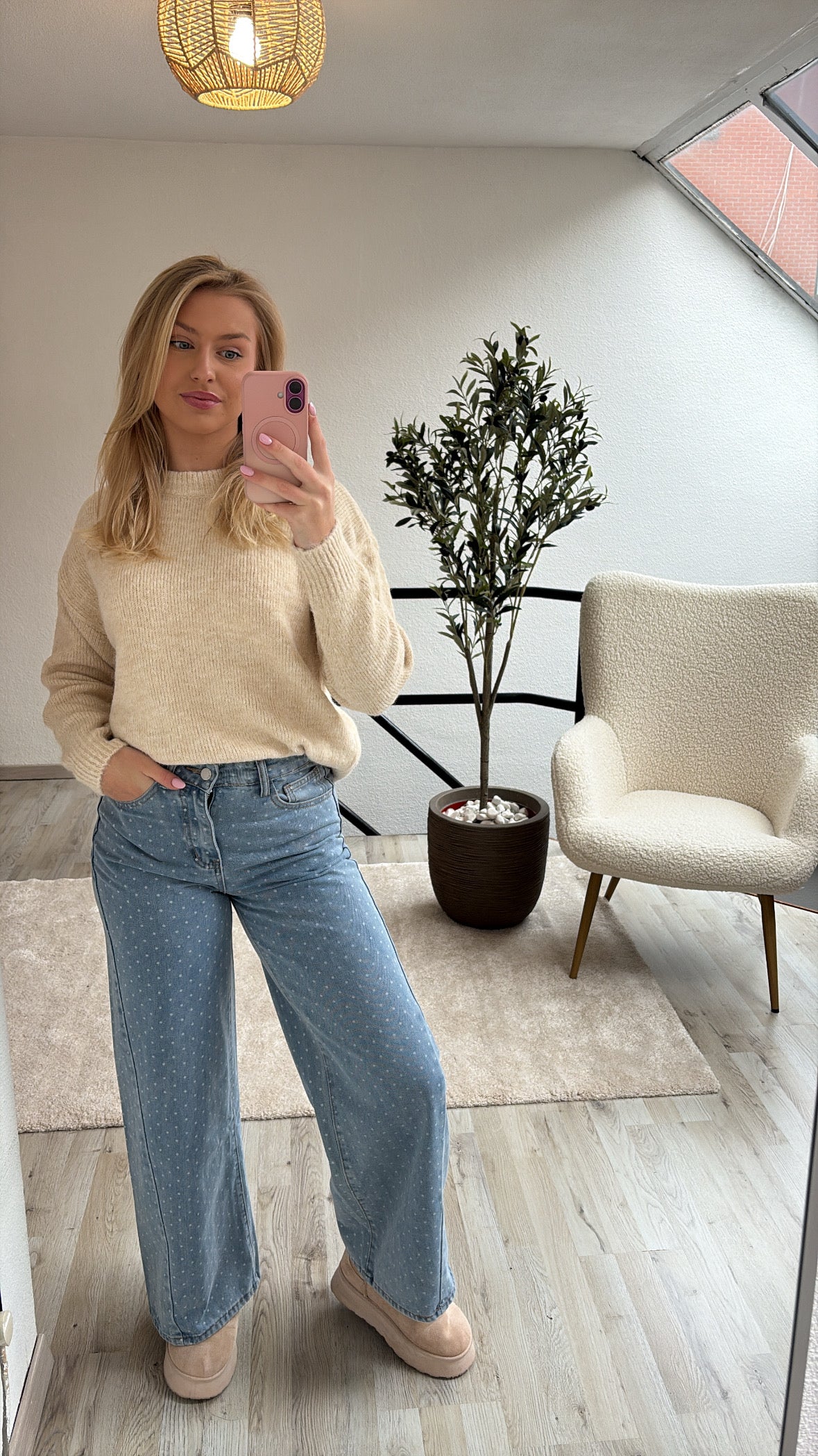 BEIGE KNIT