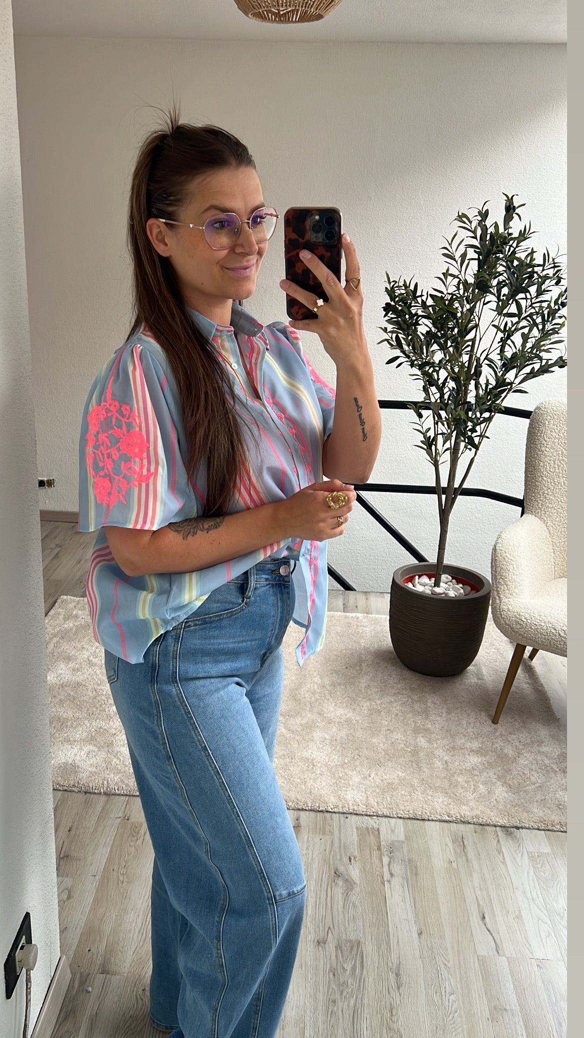 GEKLEURDE BLOUSE