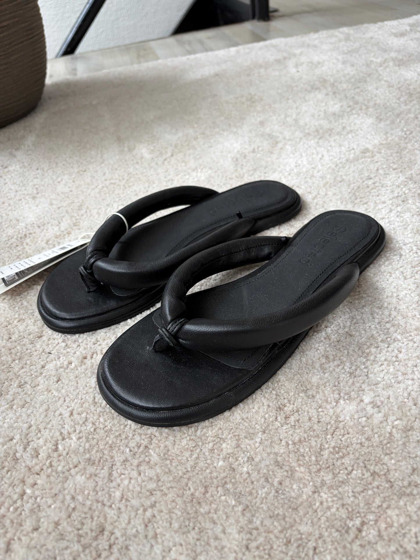 ZWARTE SLIPPERS