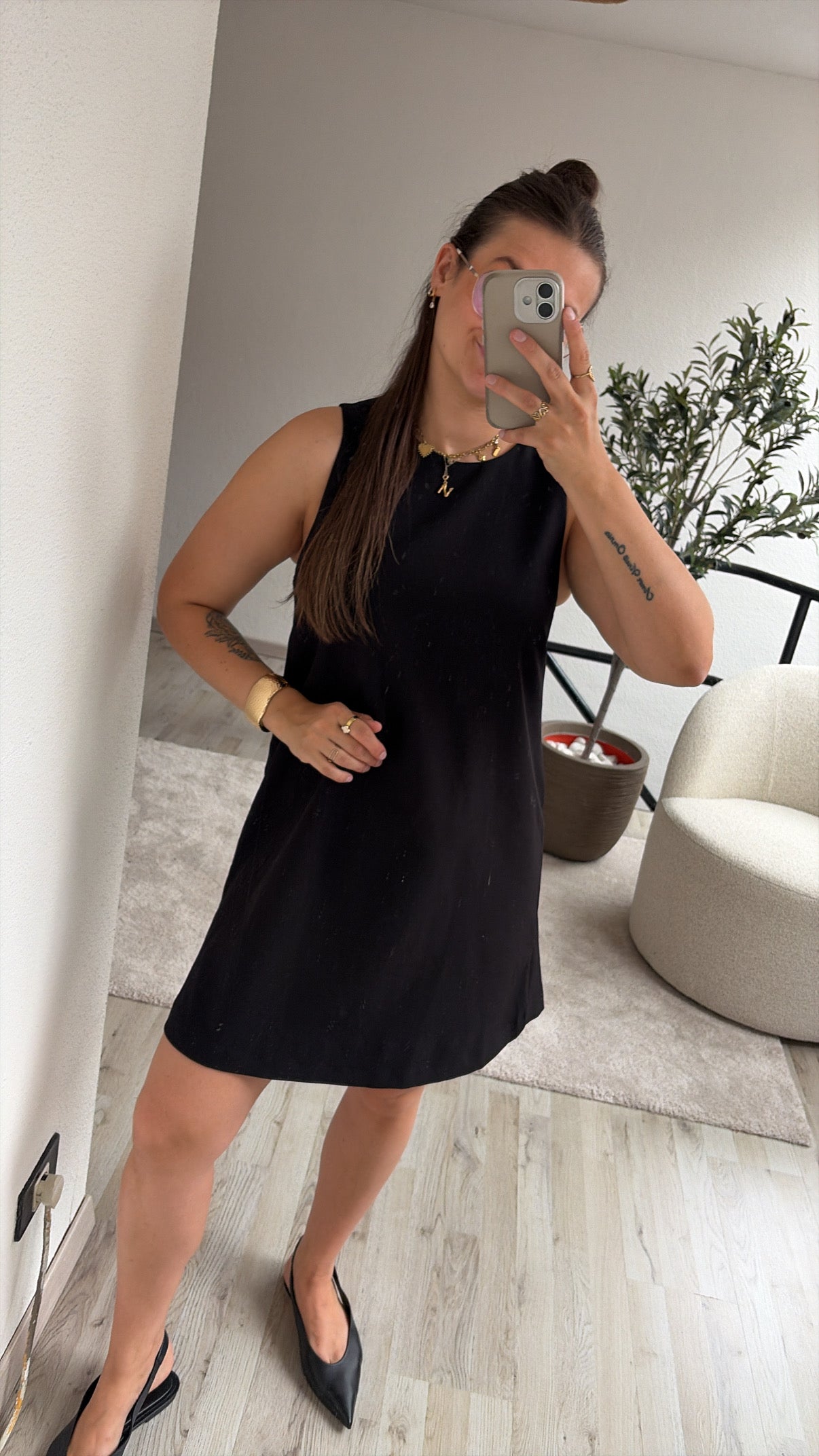 LITTLE BLACK DRESS