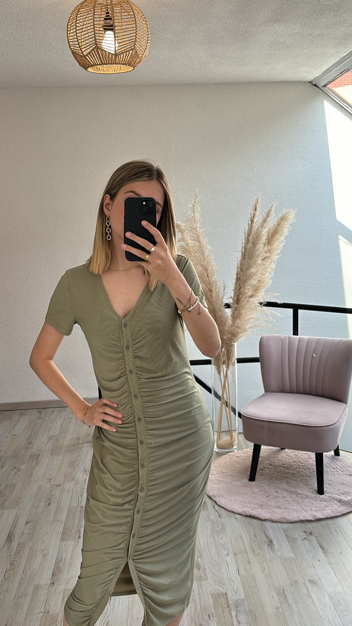 Khaki jurk knoopjes