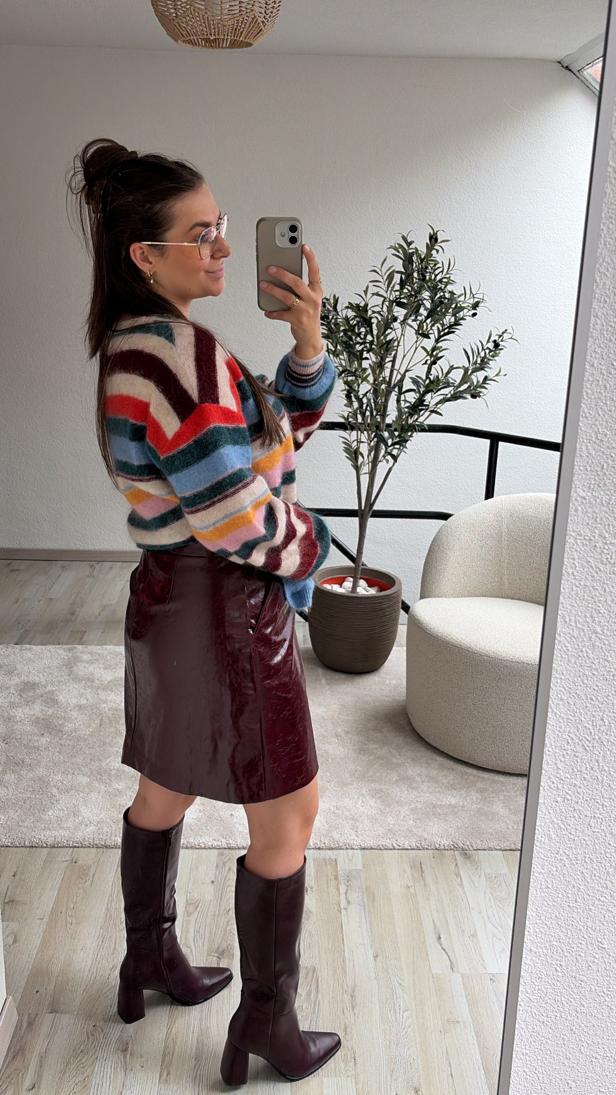 BURGUNDY BOOTS