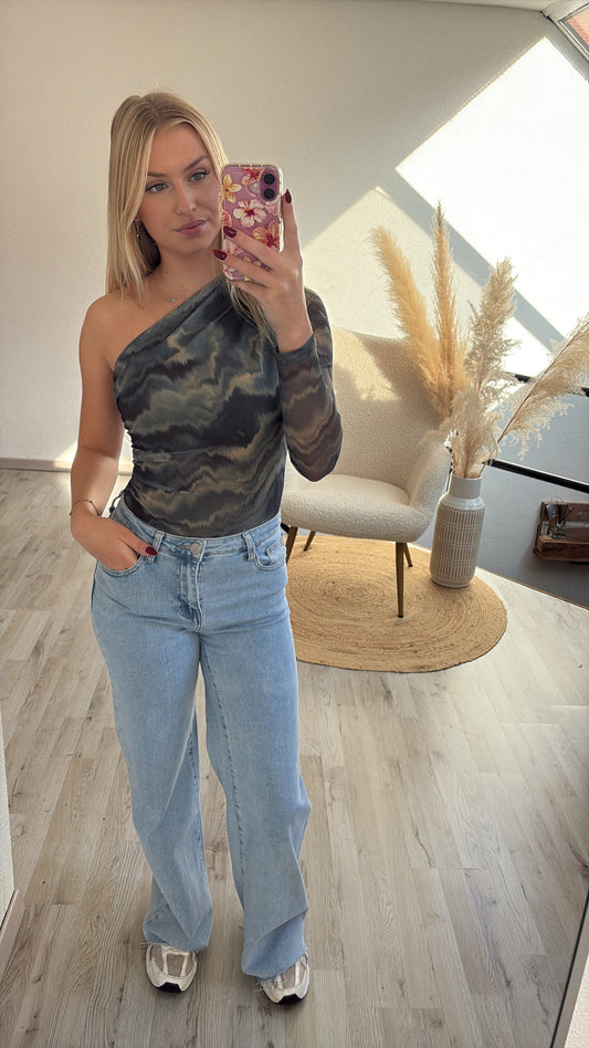 One shoulder top