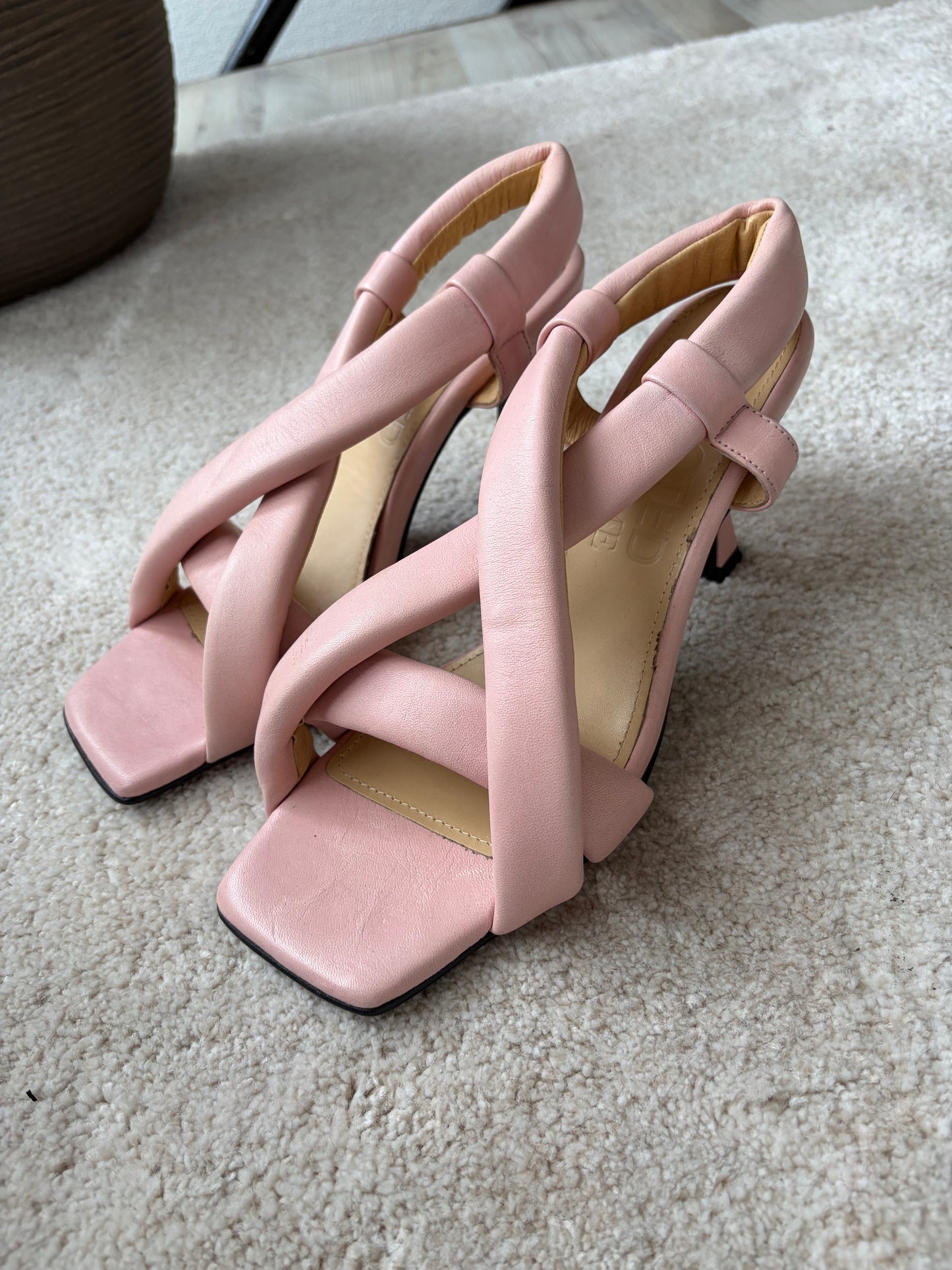 ROZE PUMPS