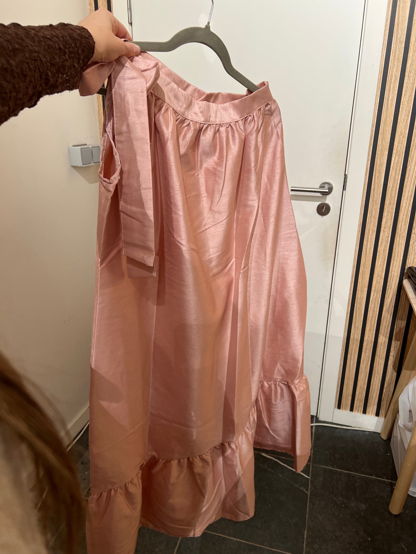 ONE SHOULDER JURK LICHTROZE