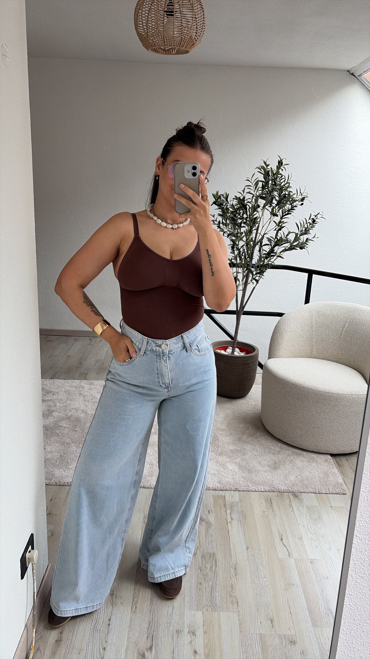 STRAIGHT JEANS