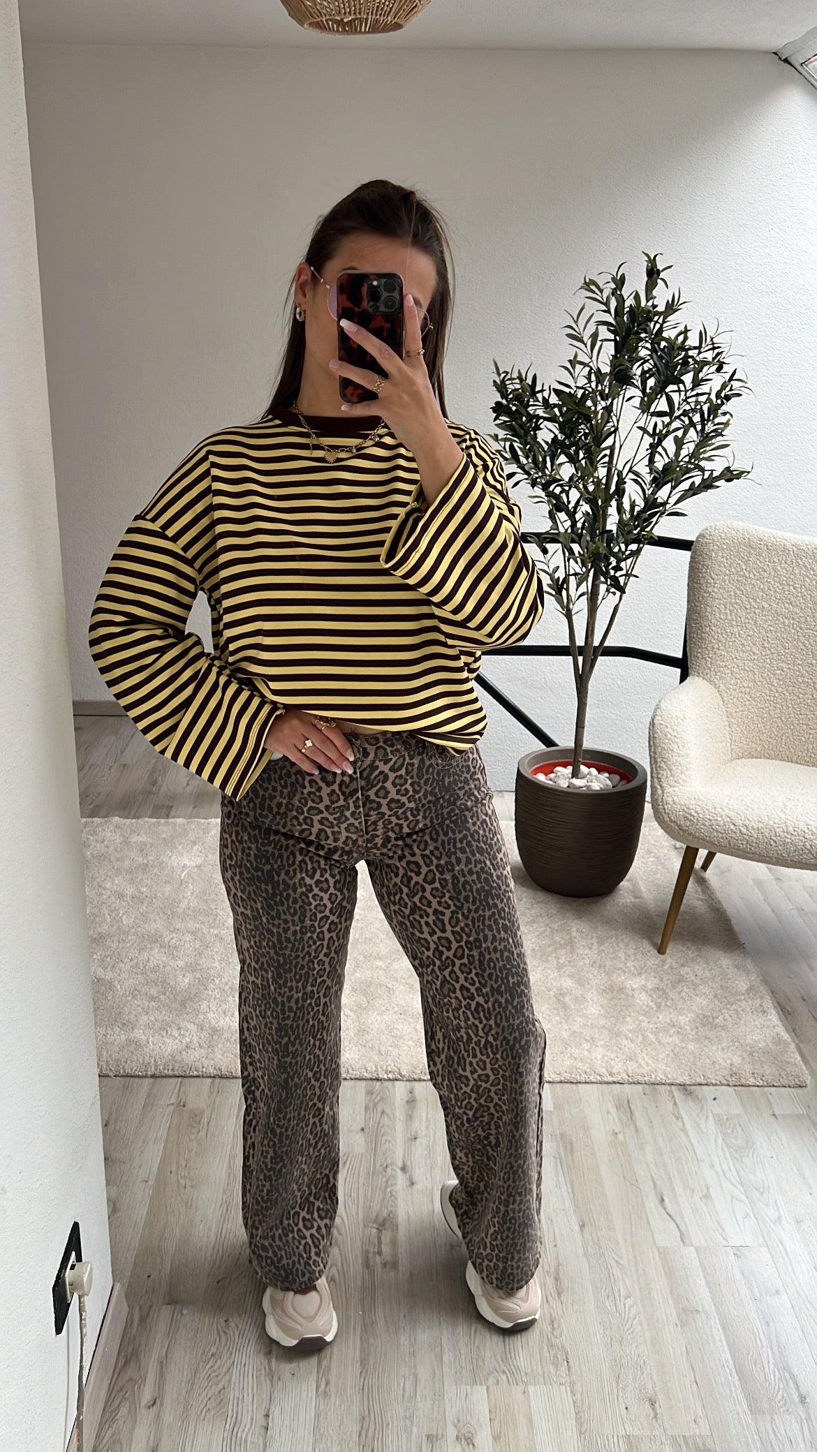 LONGSLEEVE GEEL-BRUIN