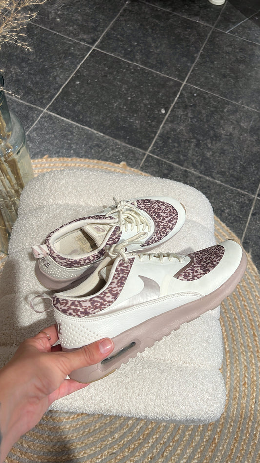 Nike thea sneakers