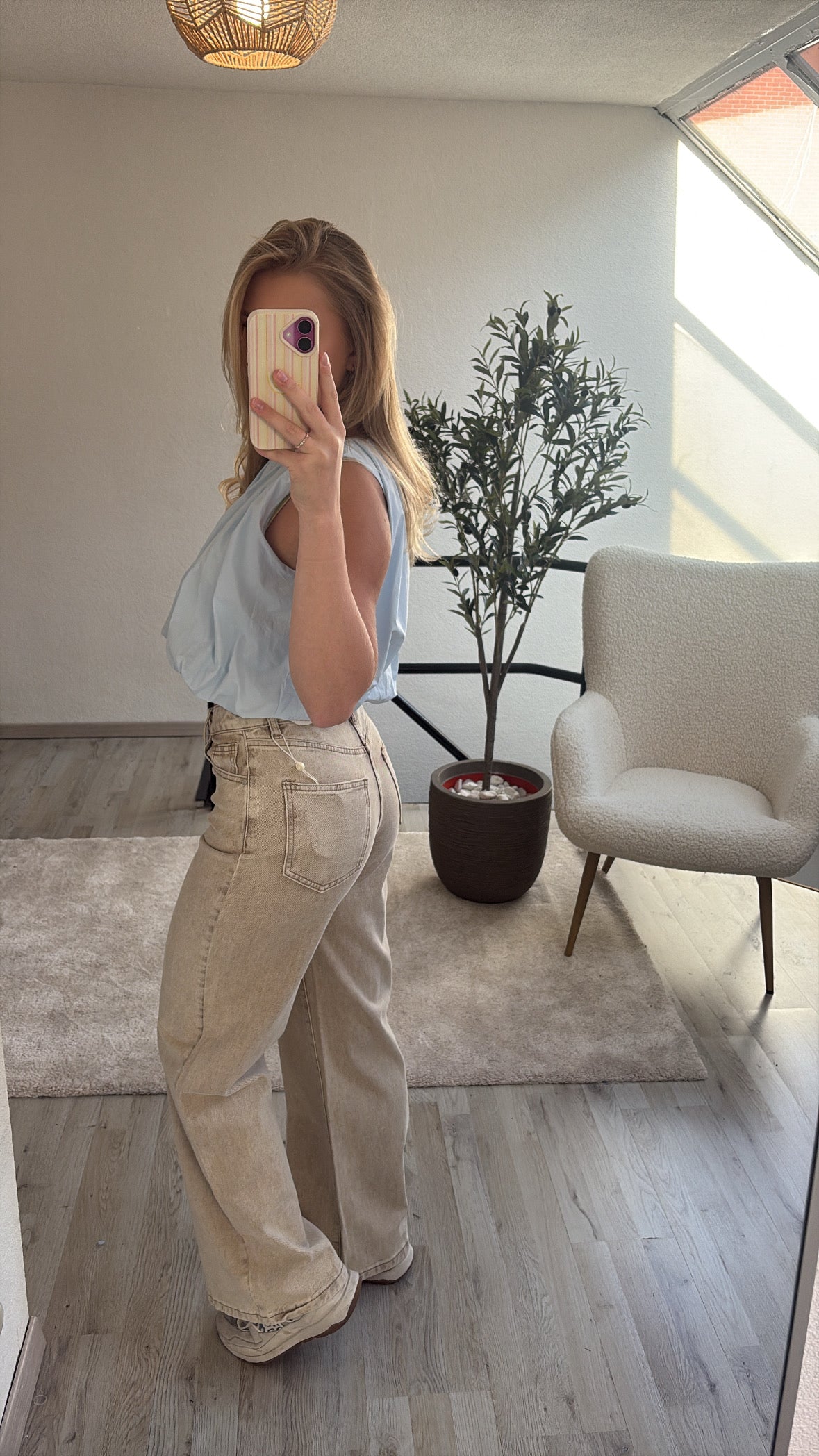 BEIGE JEANS
