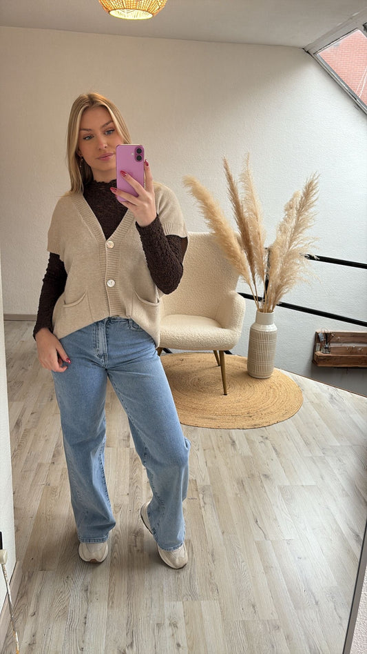 Beige knitted gilet